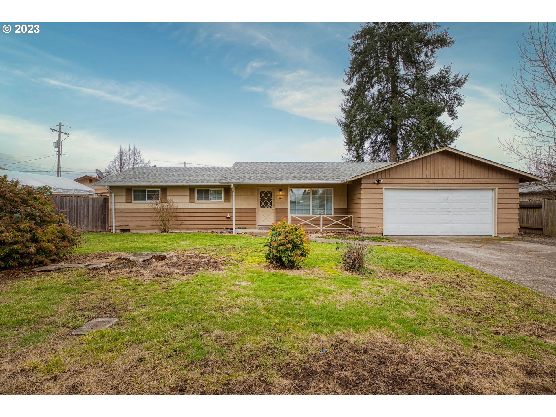 823 S 38TH ST, Springfield, OR 97478