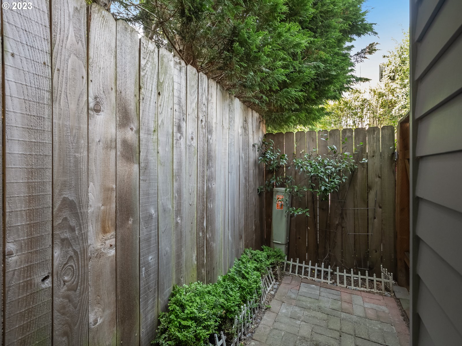 Photo #4: 23672416 Listing 