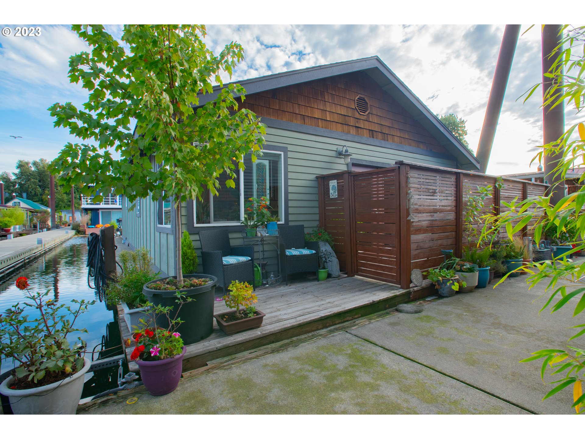 Floating Homes Portland Where the river always runs to your door