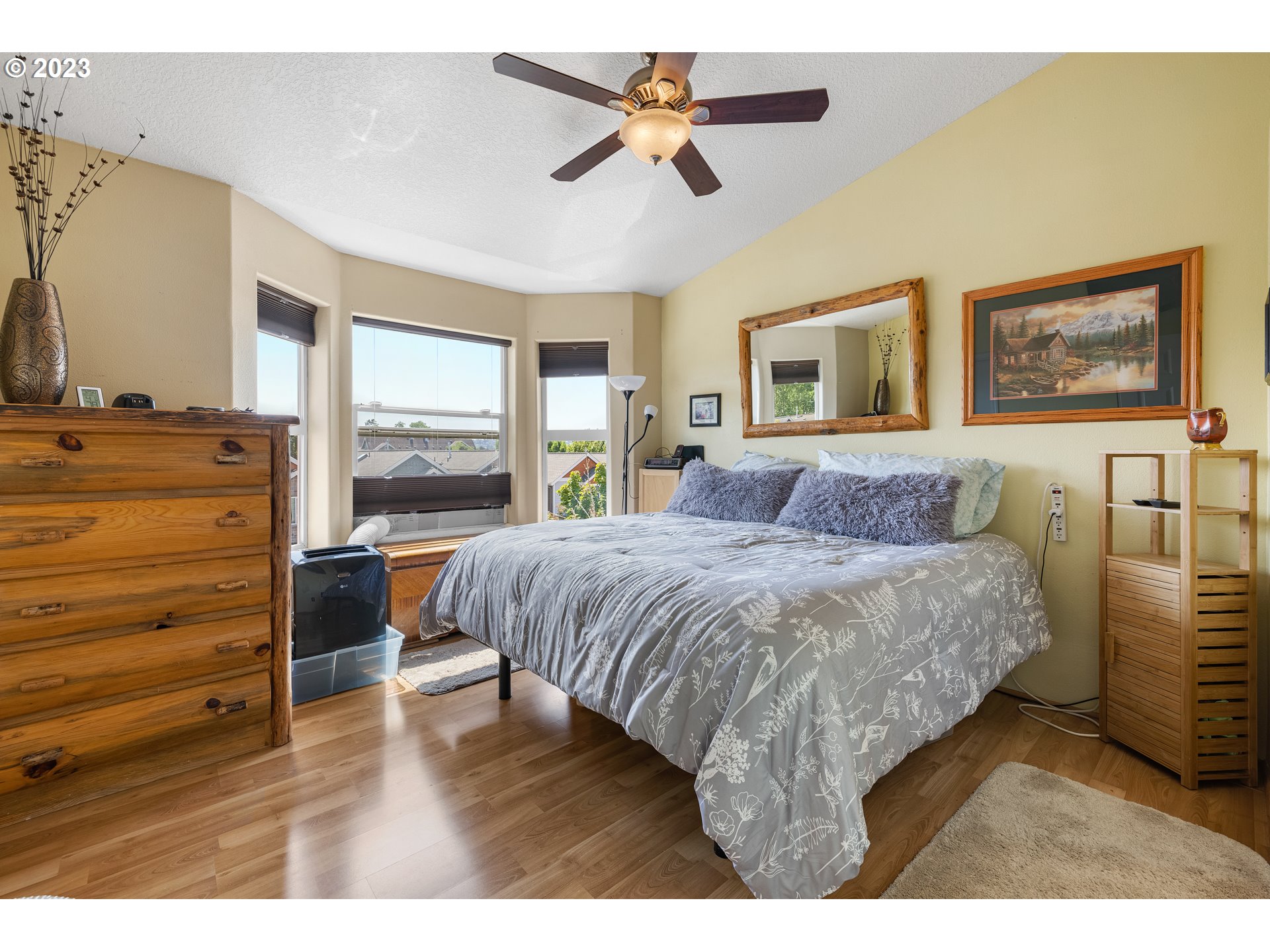 Photo #2: 23678570 Listing 