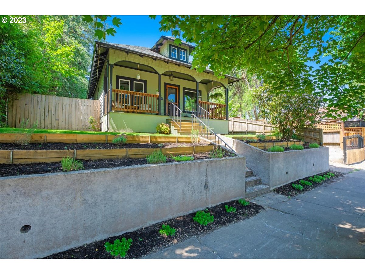 Homes for sale 4135 NE MALLORY AVE, Portland, OR 97211 MLS2368...