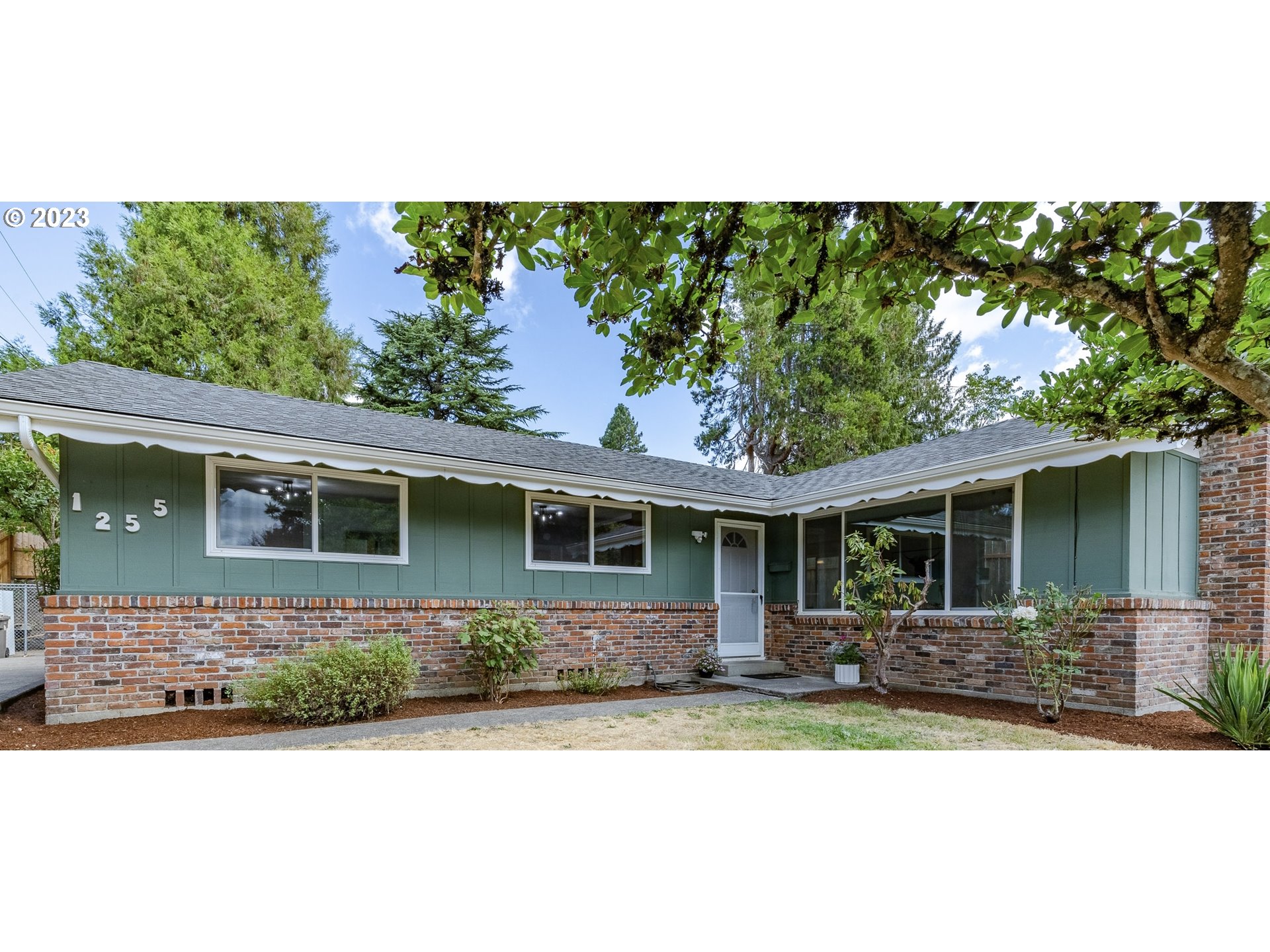 1255 E 30TH AVE, Eugene, OR 97405