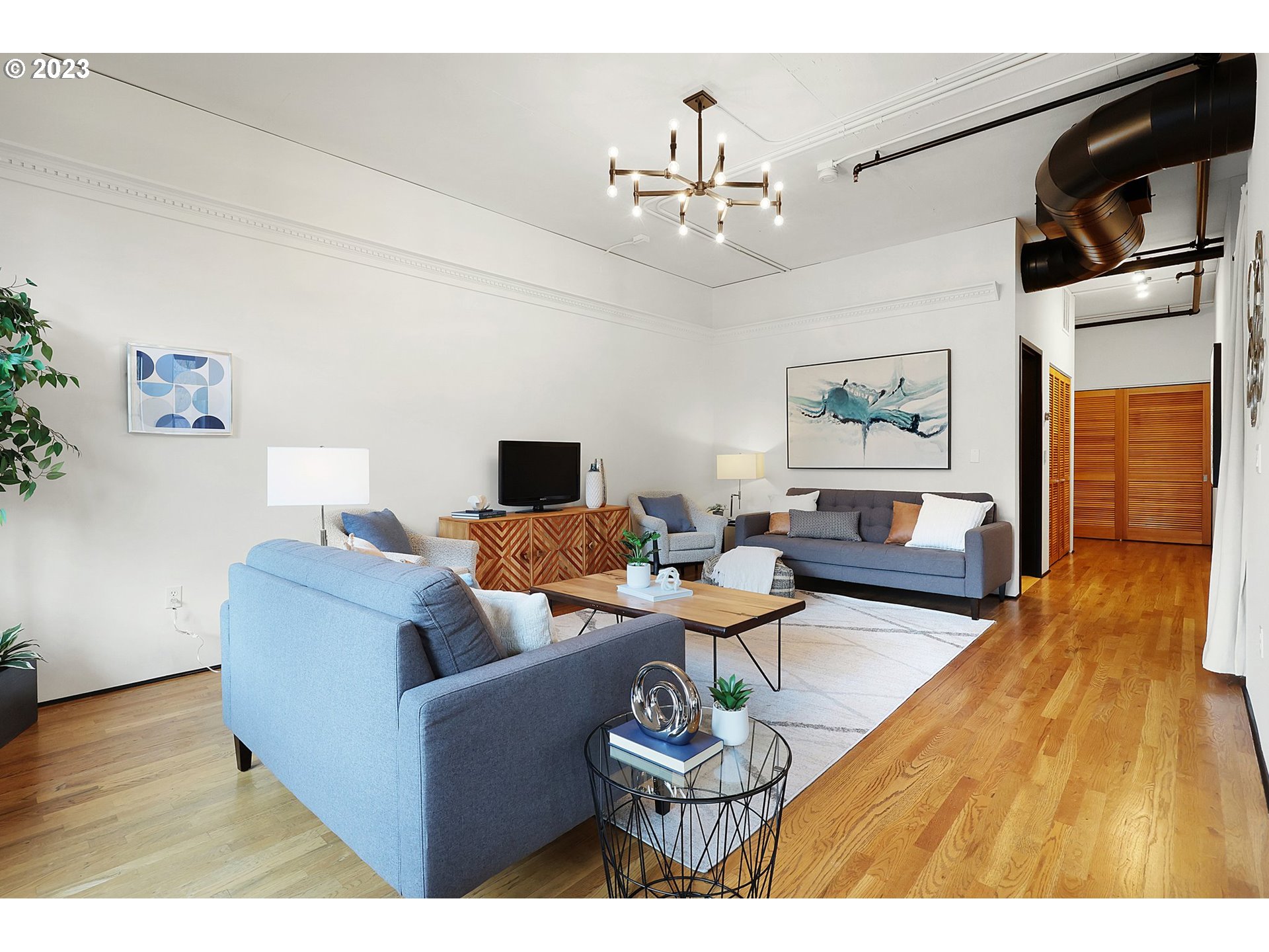 Photo #5: 23686448 Listing 