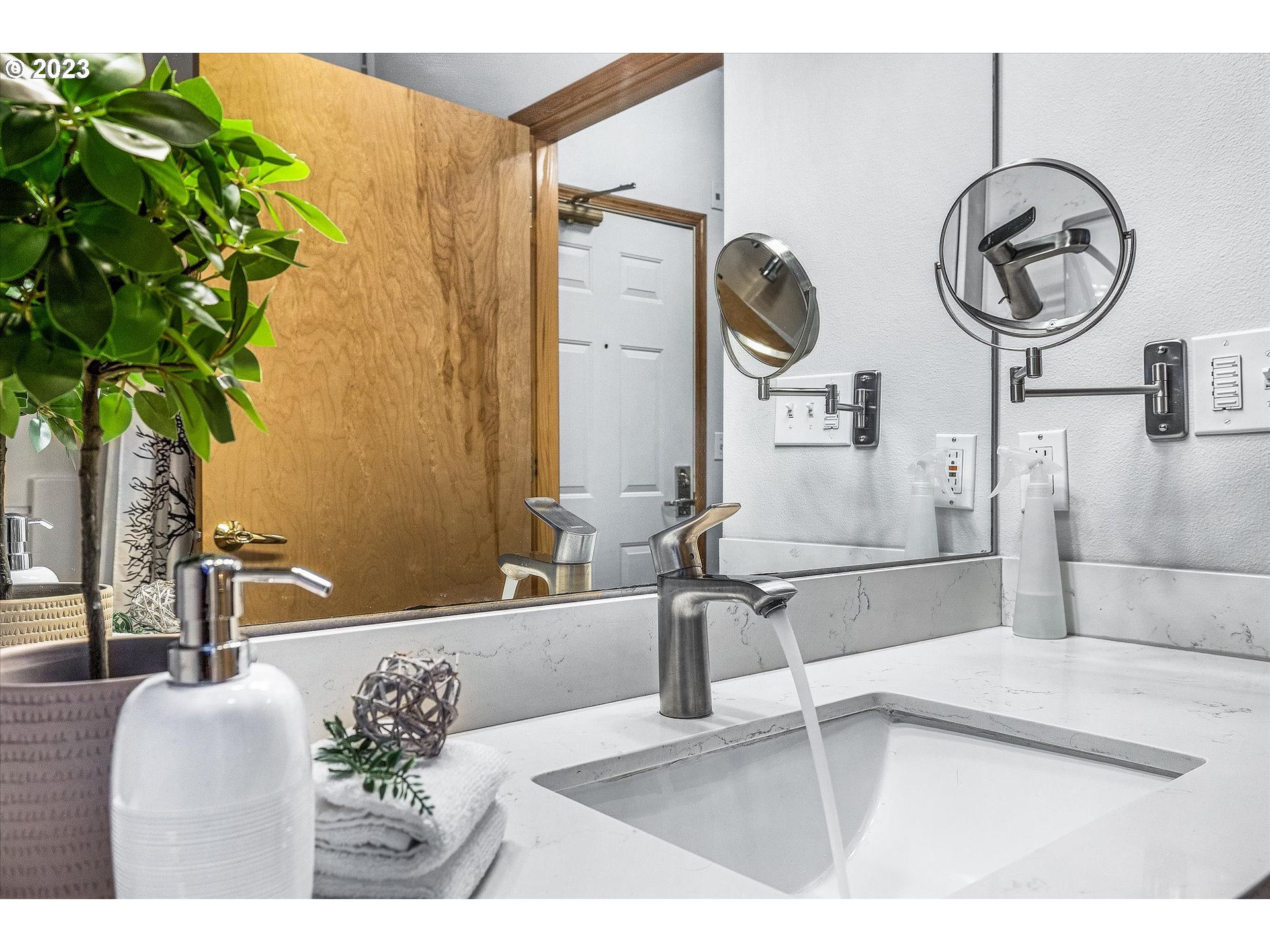 2024 SW HOWARDS WAY #406 Portland, OR 97201