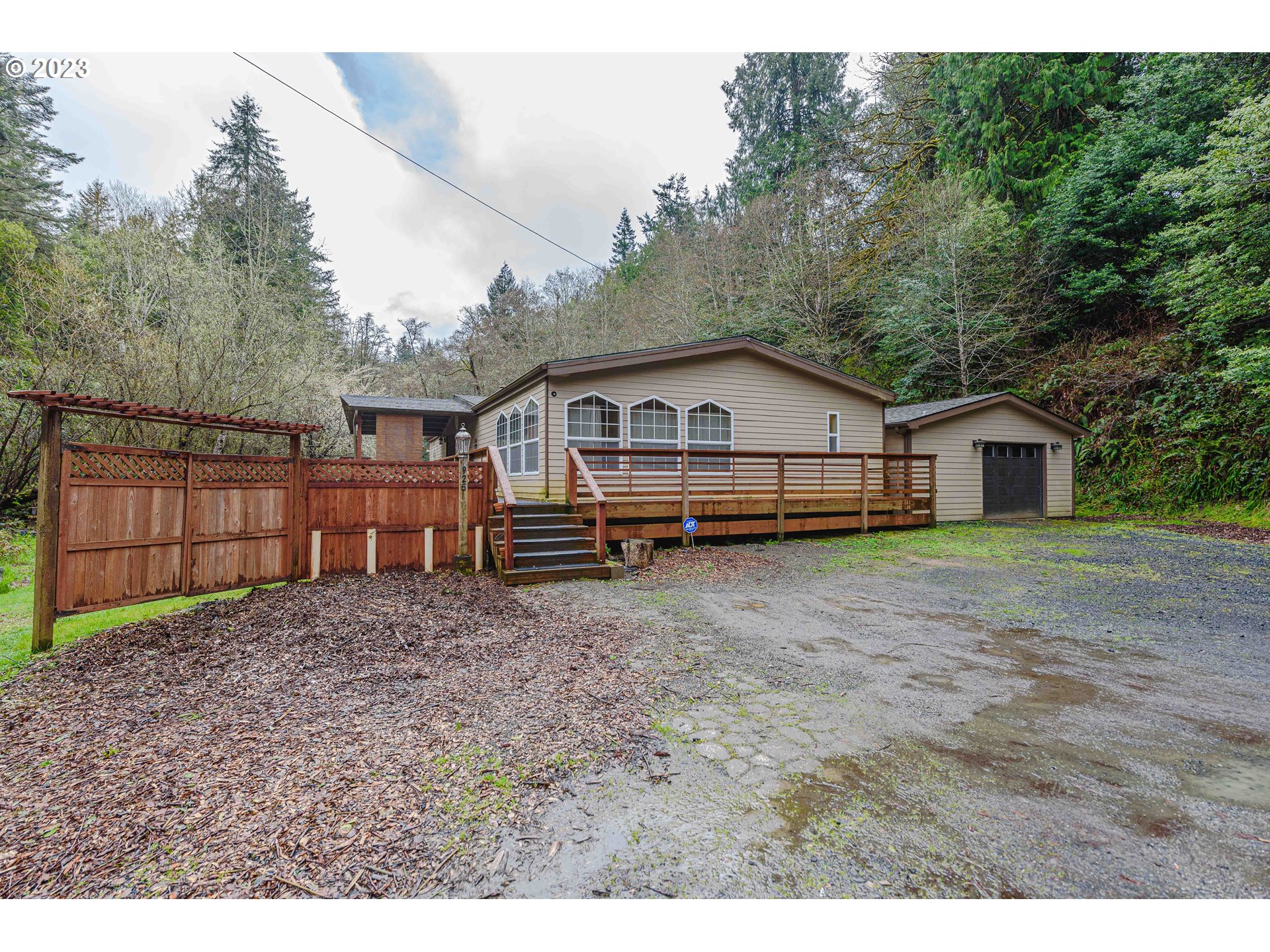 925 E 3RD ST, Coquille, OR 97423