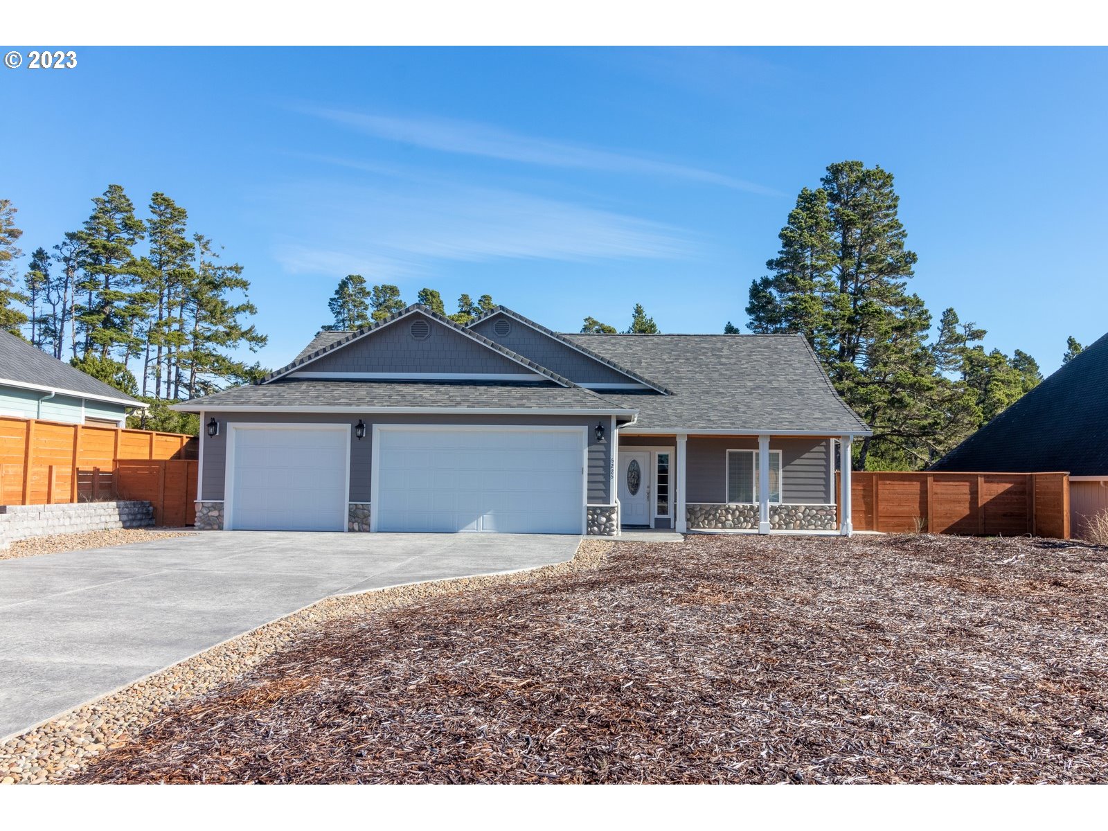 5225 DUNEWOOD DR, Florence, OR 97439