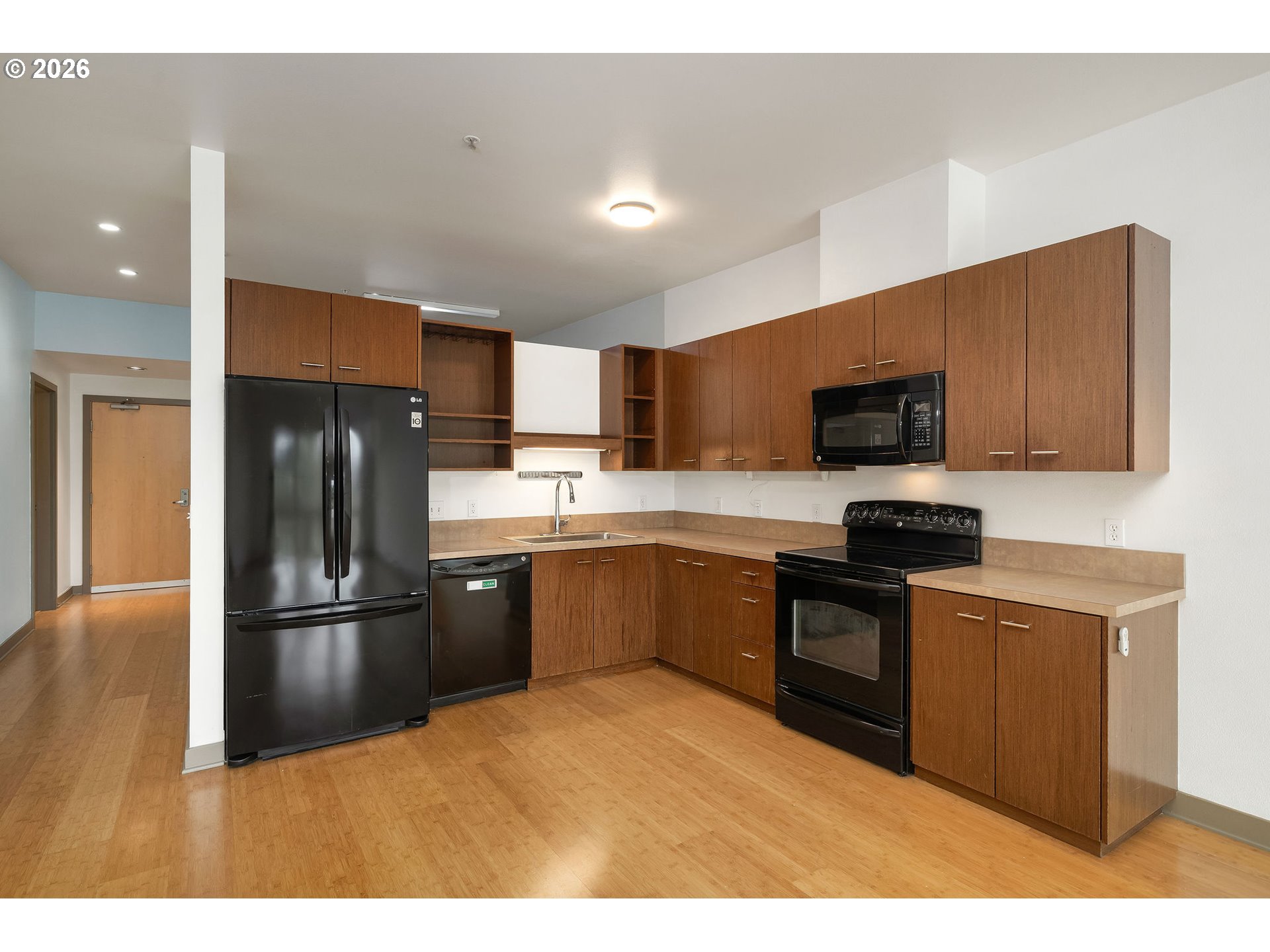 Photo #12: 237231849 Listing: Photo #12