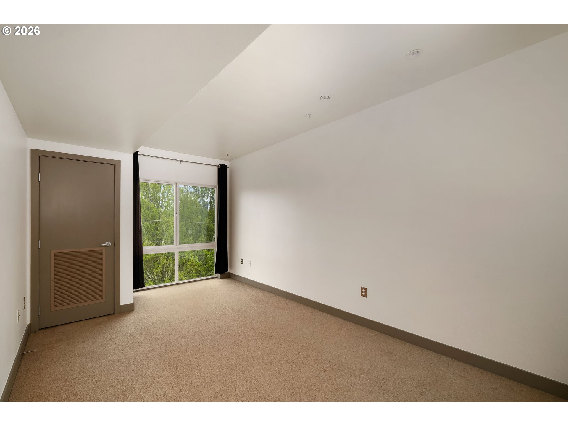 Photo #14: 237231849 Listing: Photo #14