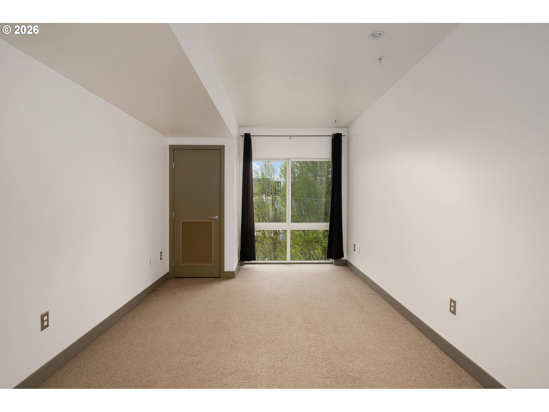 Photo #13: 237231849 Listing: Photo #13