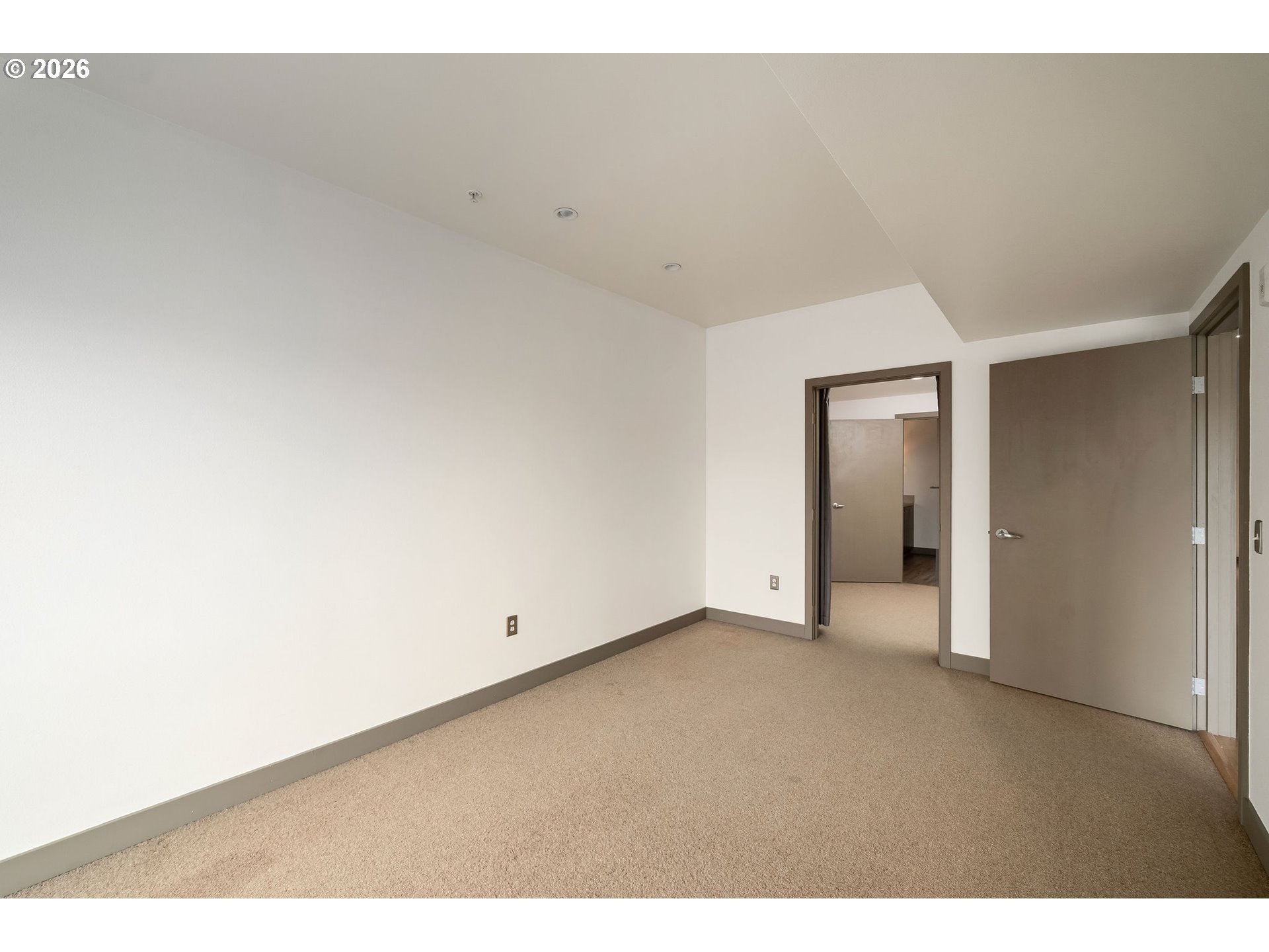 Photo #15: 237231849 Listing: Photo #15