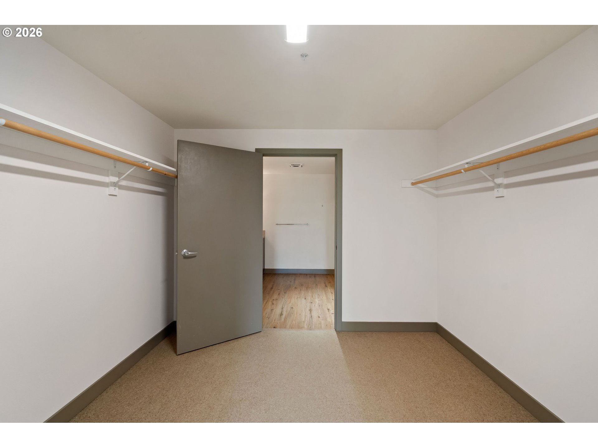 Photo #16: 237231849 Listing: Photo #16