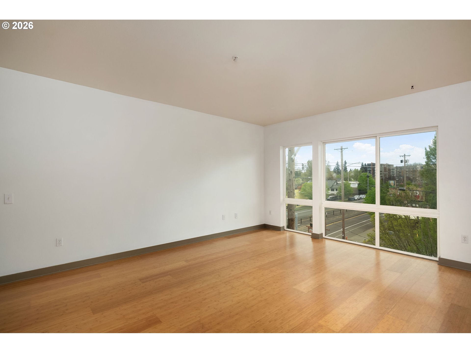 Photo #10: 237231849 Listing: Photo #10