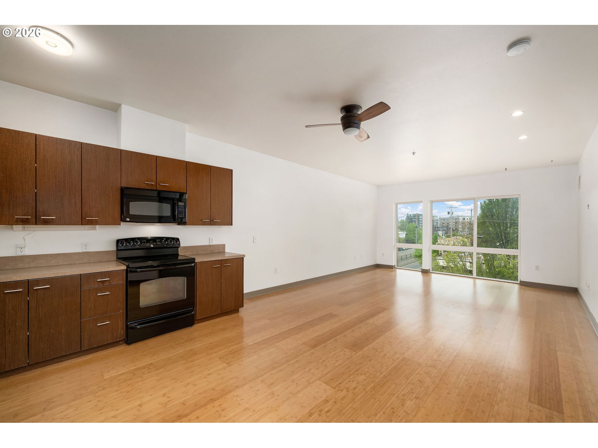 Photo #8: 237231849 Listing: Photo #8