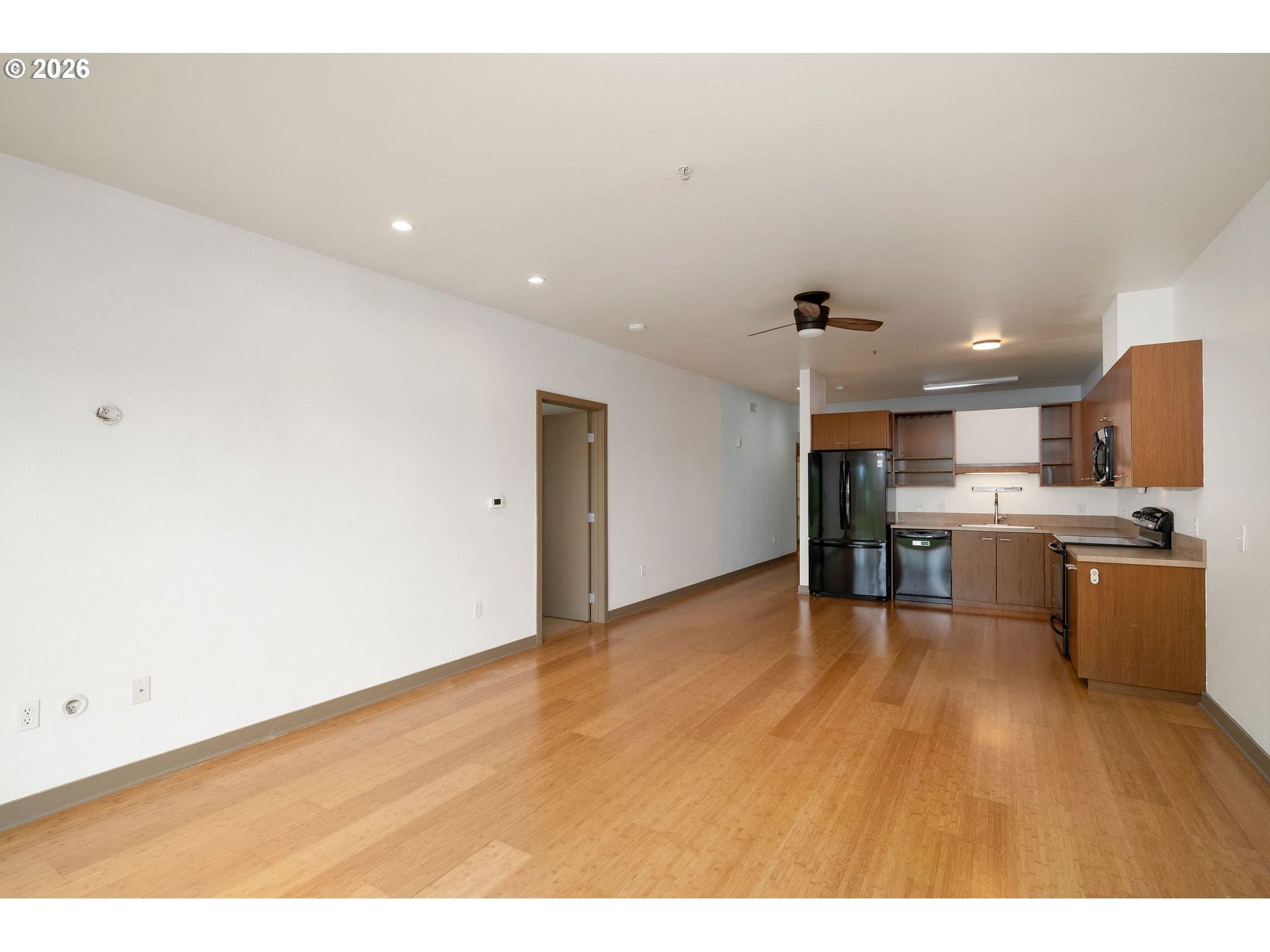 Photo #11: 237231849 Listing: Photo #11