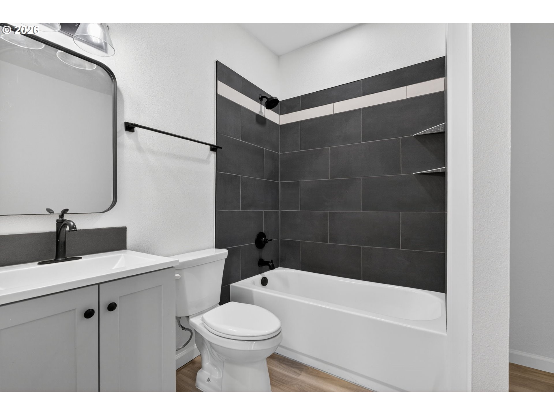 Photo #9: 237446116 Listing: Photo #9