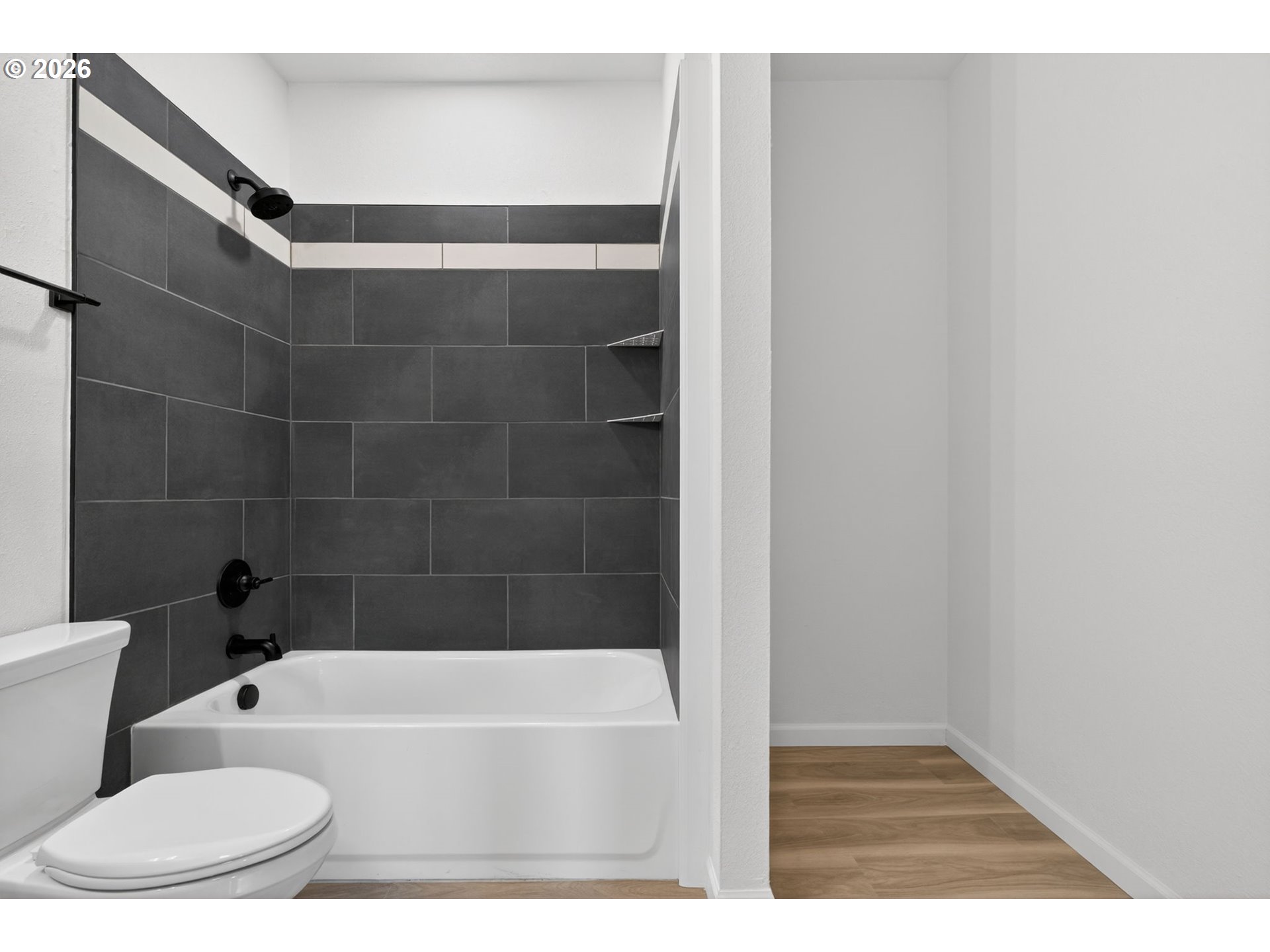 Photo #11: 237446116 Listing: Photo #11