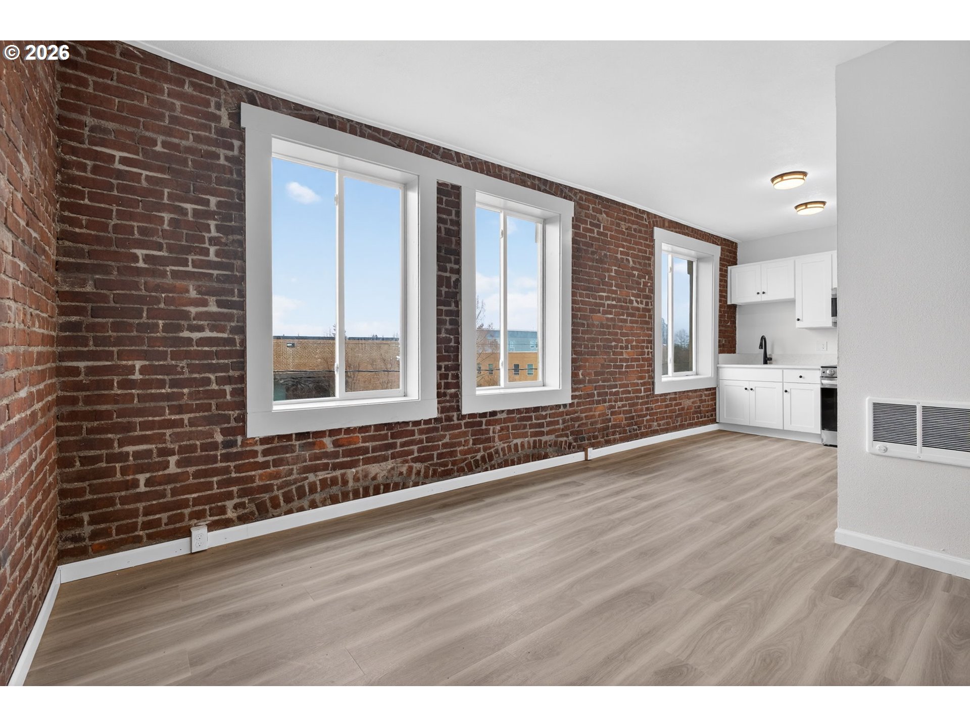 Photo #16: 237446116 Listing: Photo #16