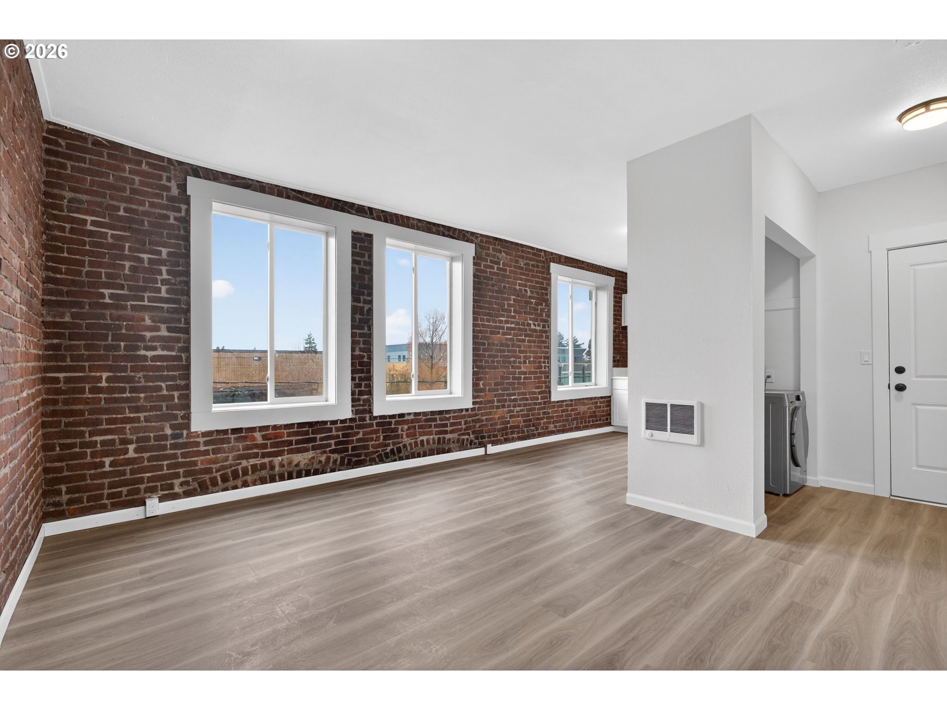 Photo #6: 237446116 Listing: Photo #6