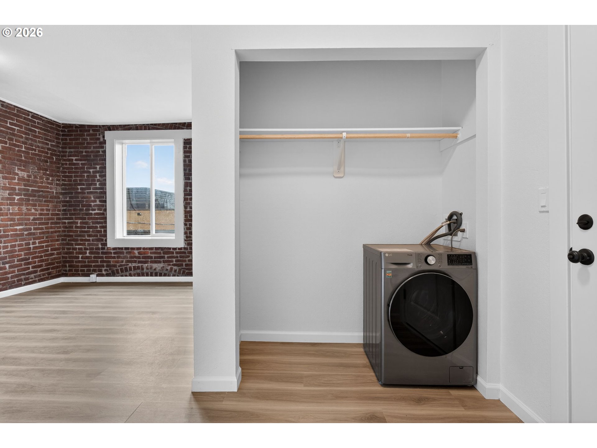 Photo #8: 237446116 Listing: Photo #8