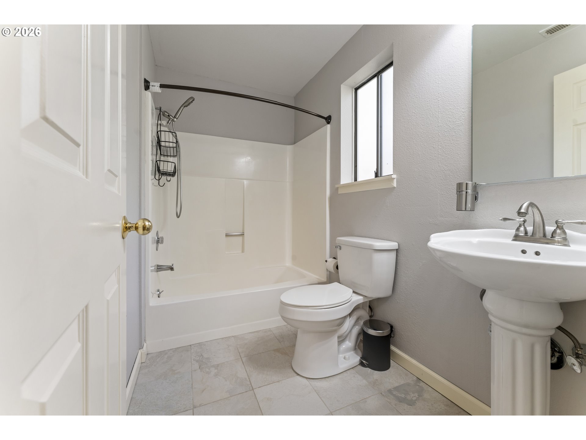 Photo #1: 237950272 Listing: Photo #1