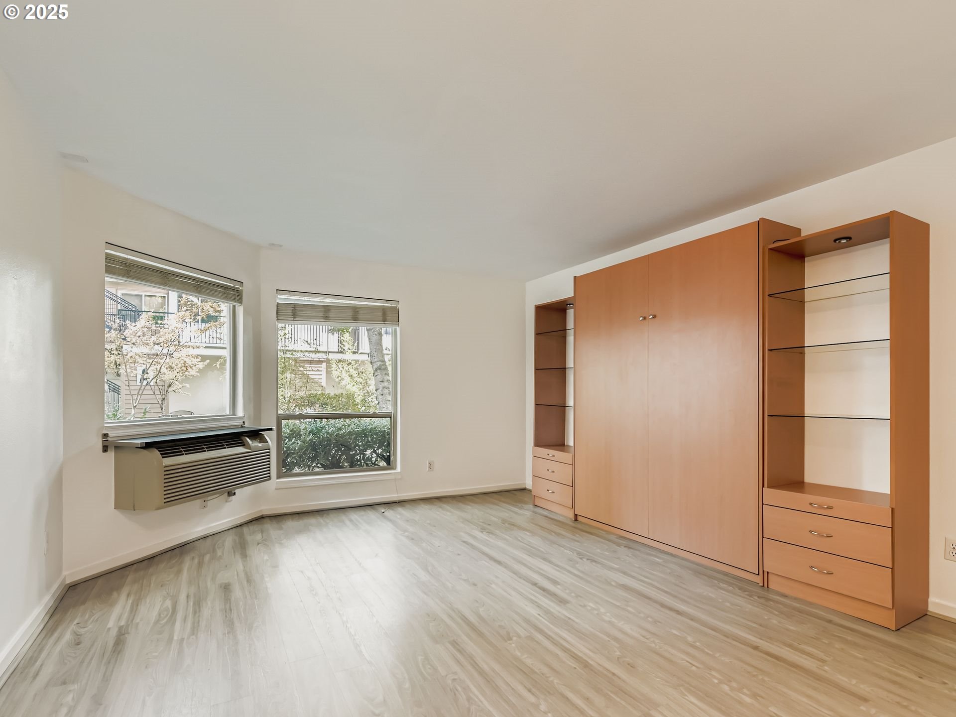 Photo #5: 238679660 Listing 