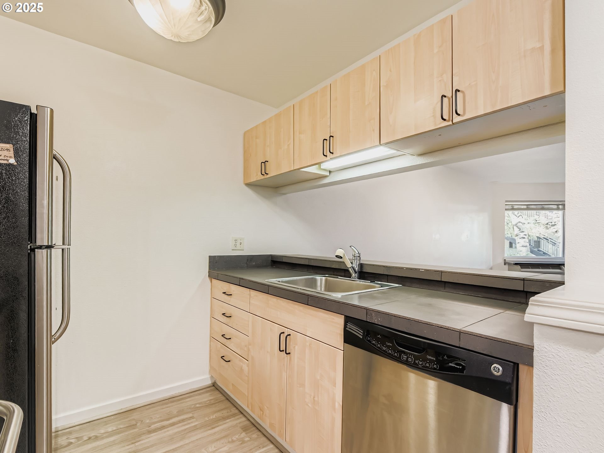 Photo #8: 238679660 Listing: Photo #8