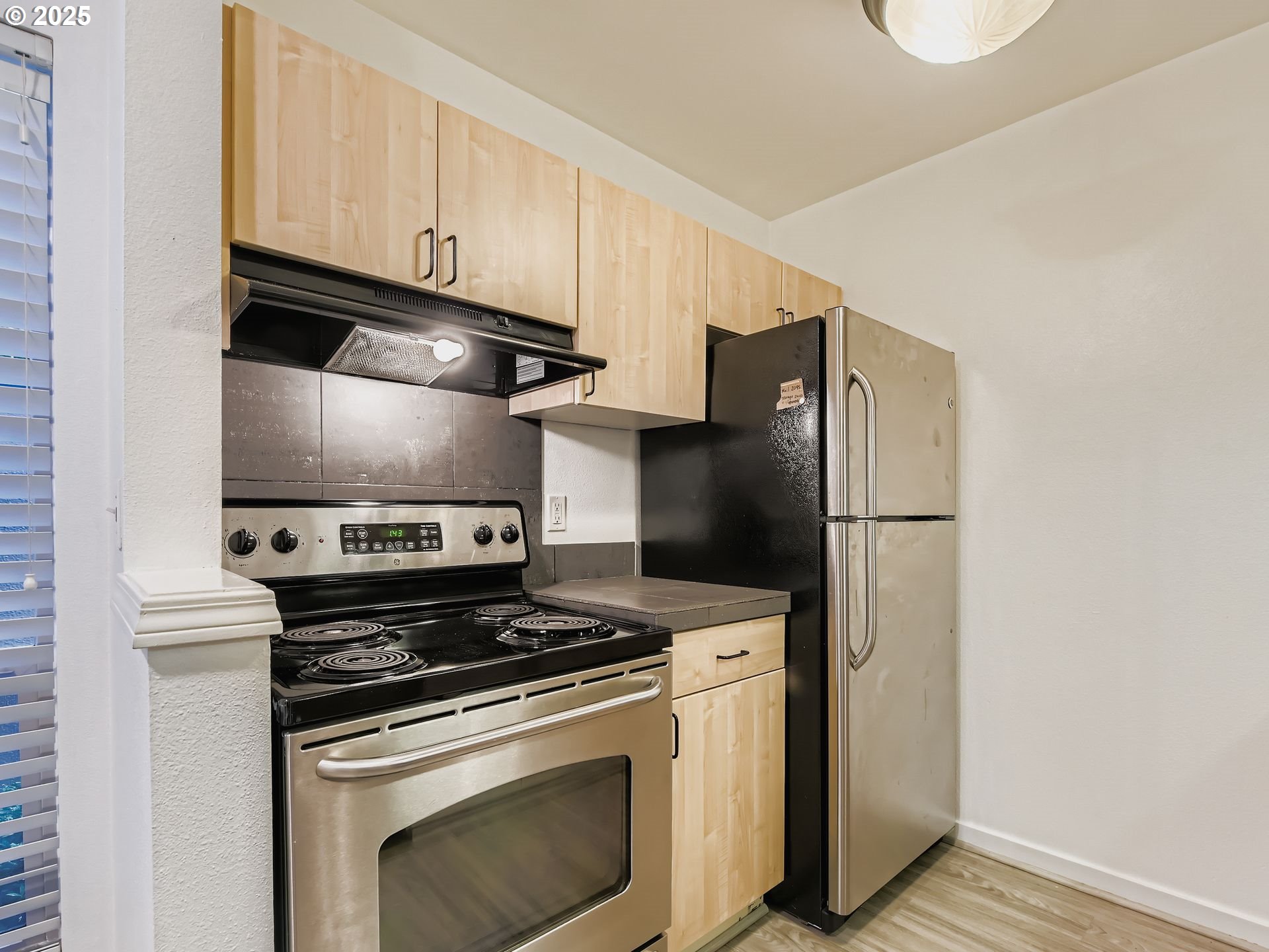 Photo #9: 238679660 Listing: Photo #9