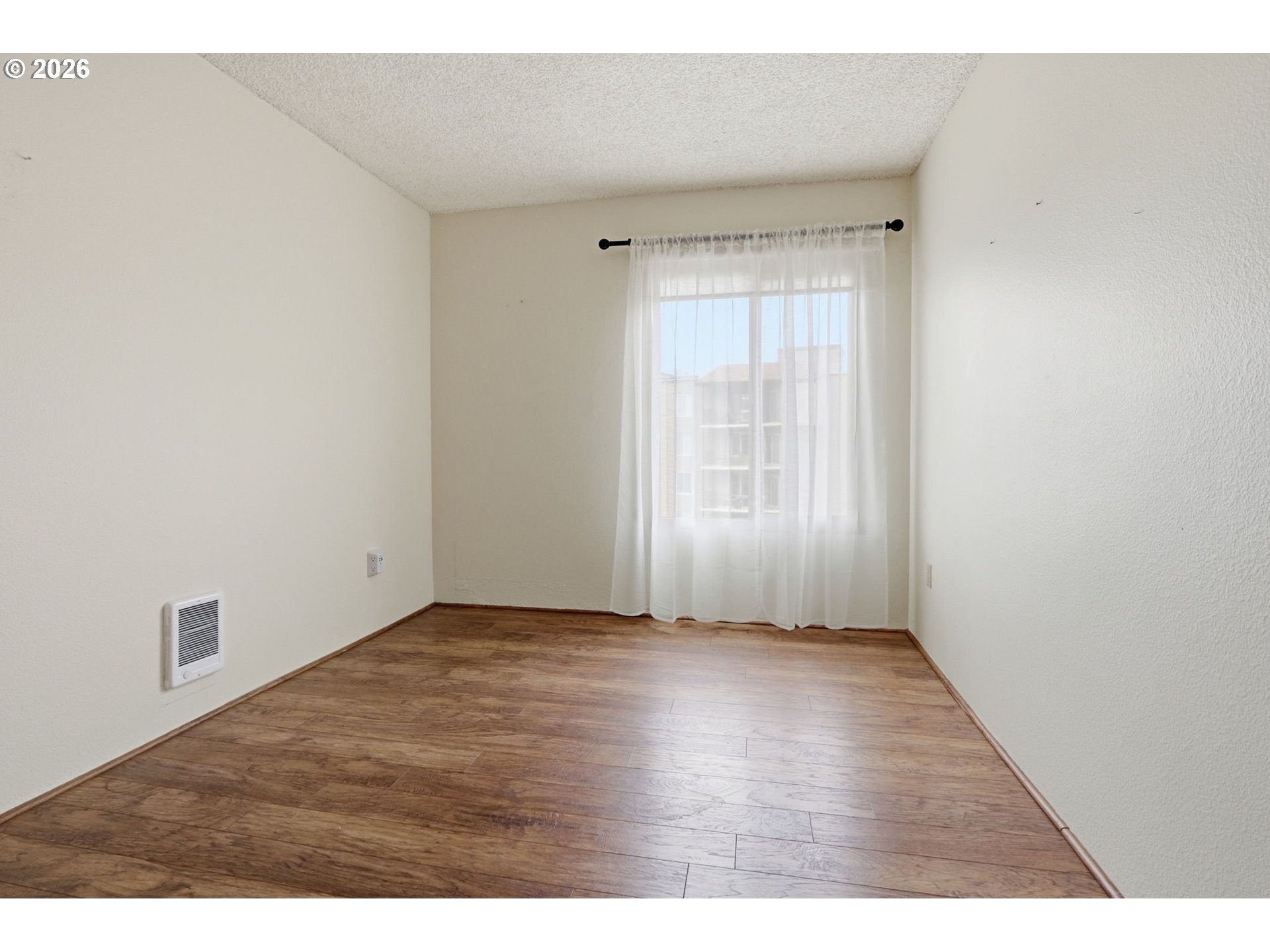 Photo #3: 238746118 Listing: Photo #3