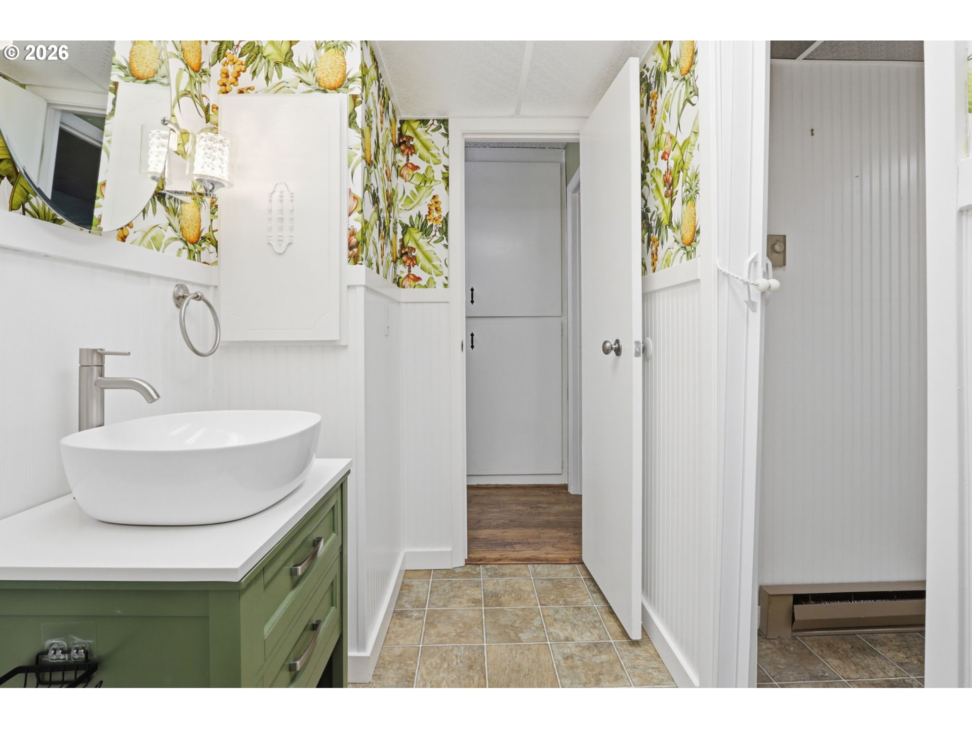 Photo #6: 238746118 Listing: Photo #6