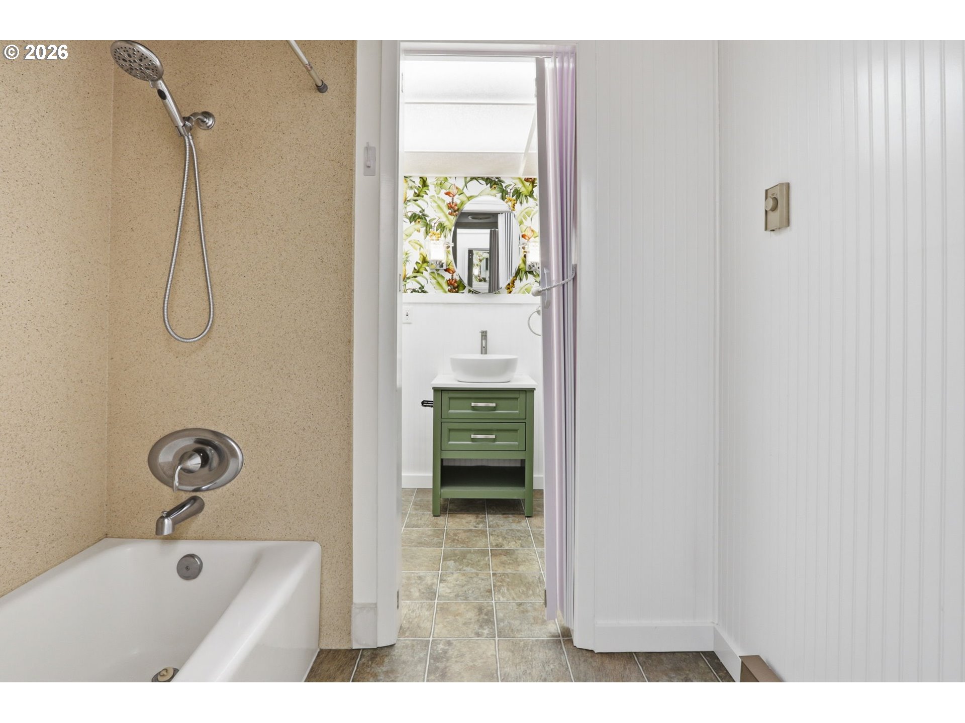 Photo #7: 238746118 Listing: Photo #7