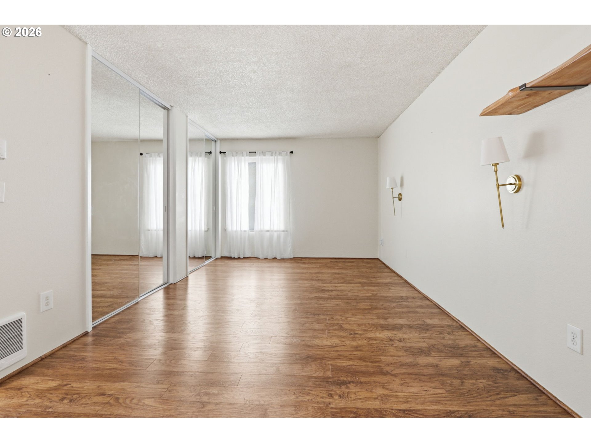 Photo #11: 238746118 Listing: Photo #11