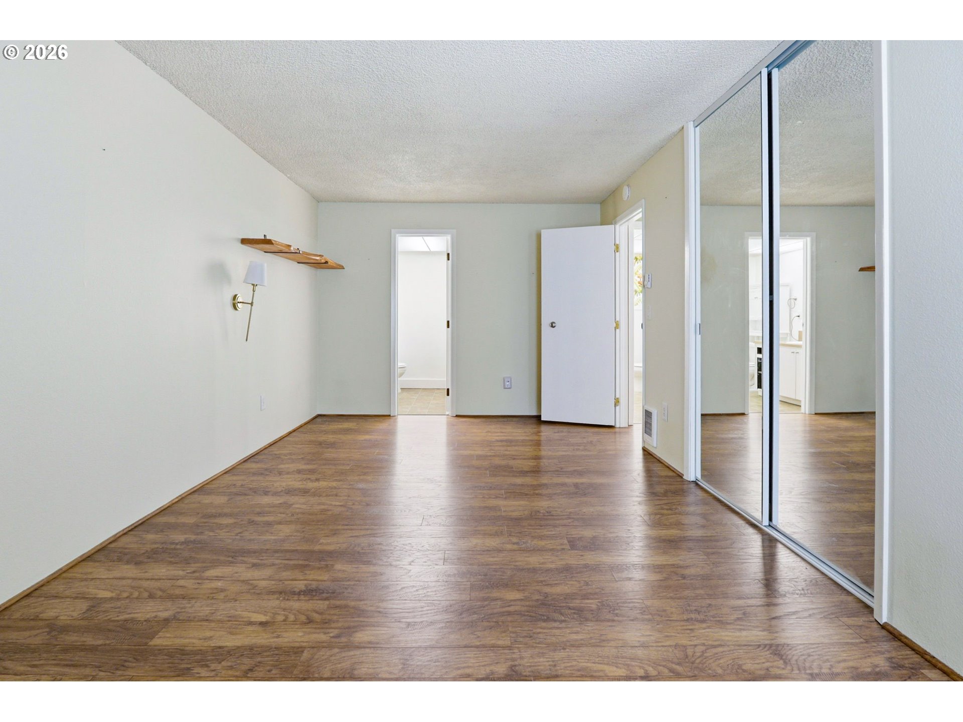 Photo #12: 238746118 Listing: Photo #12