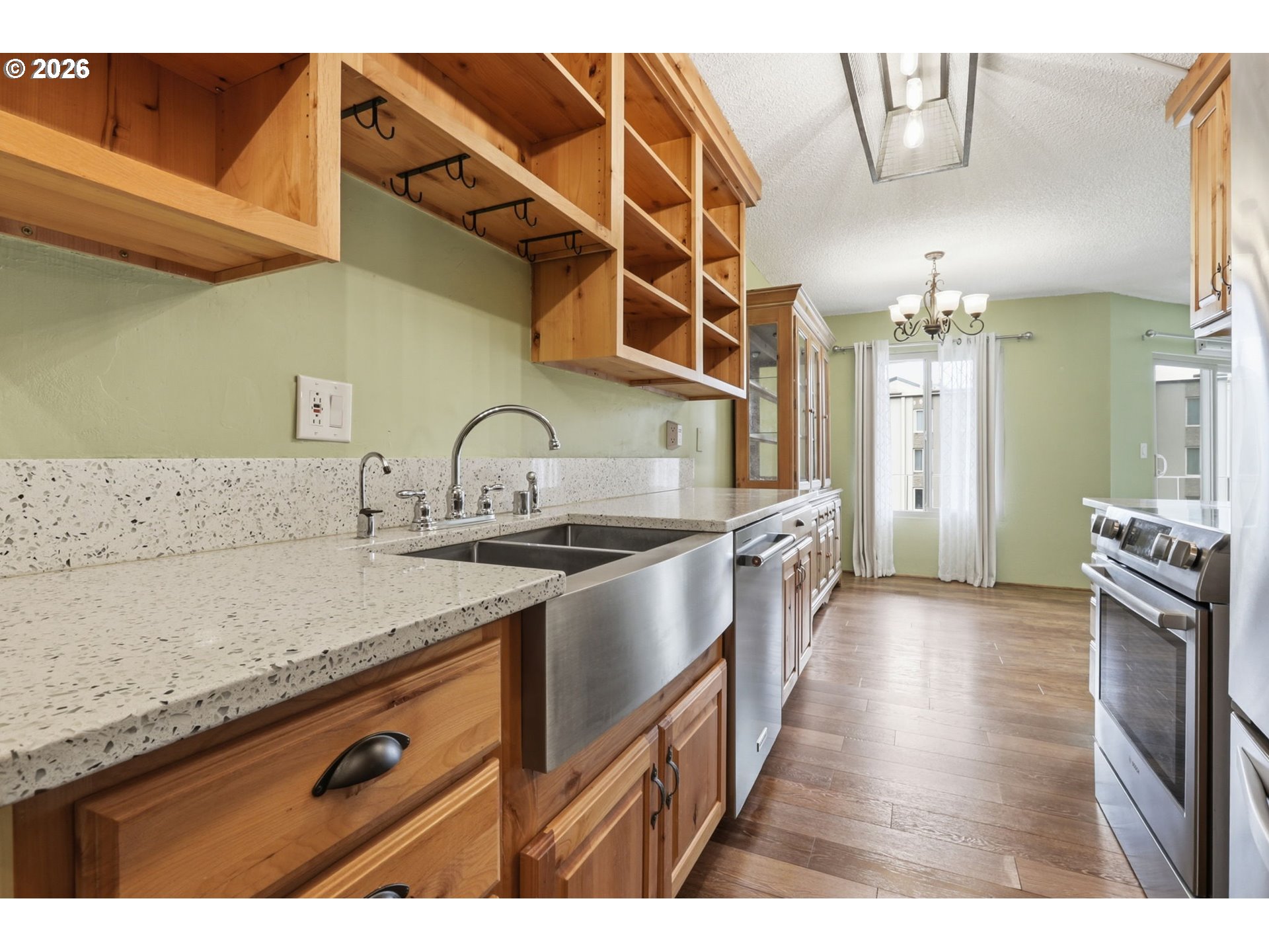 Photo #2: 238746118 Listing: Photo #2