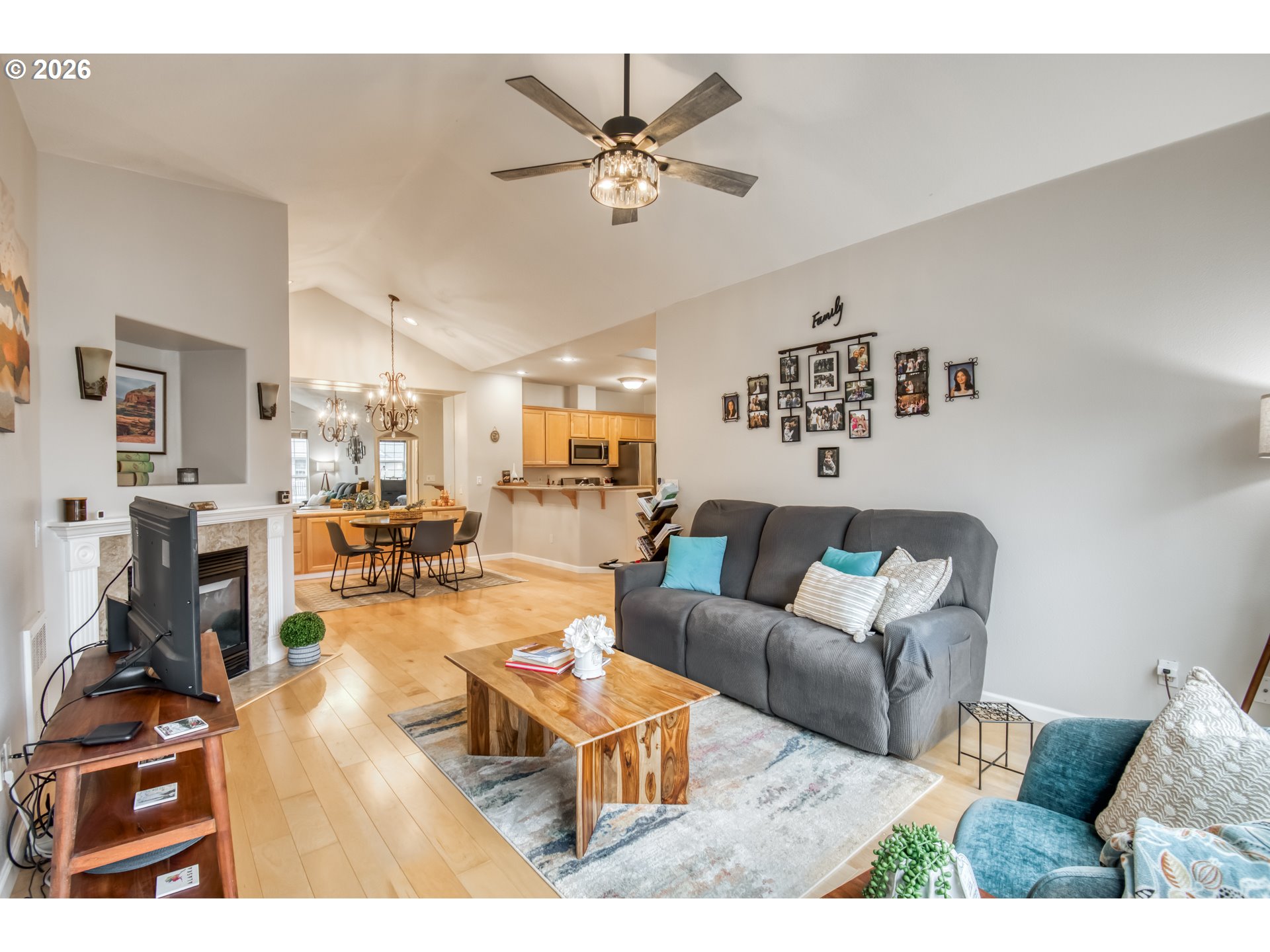 Photo #8: 238812921 Listing: Photo #8