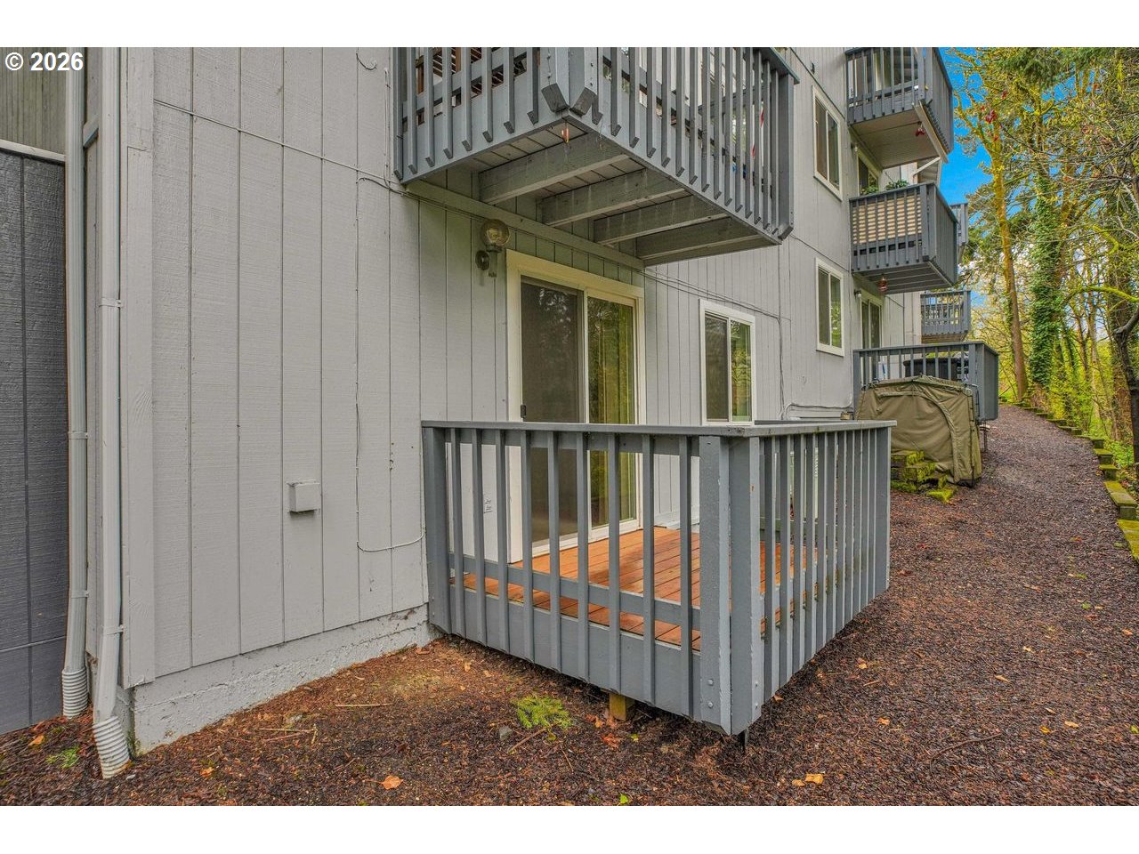 Photo #9: 239569874 Listing: Photo #9