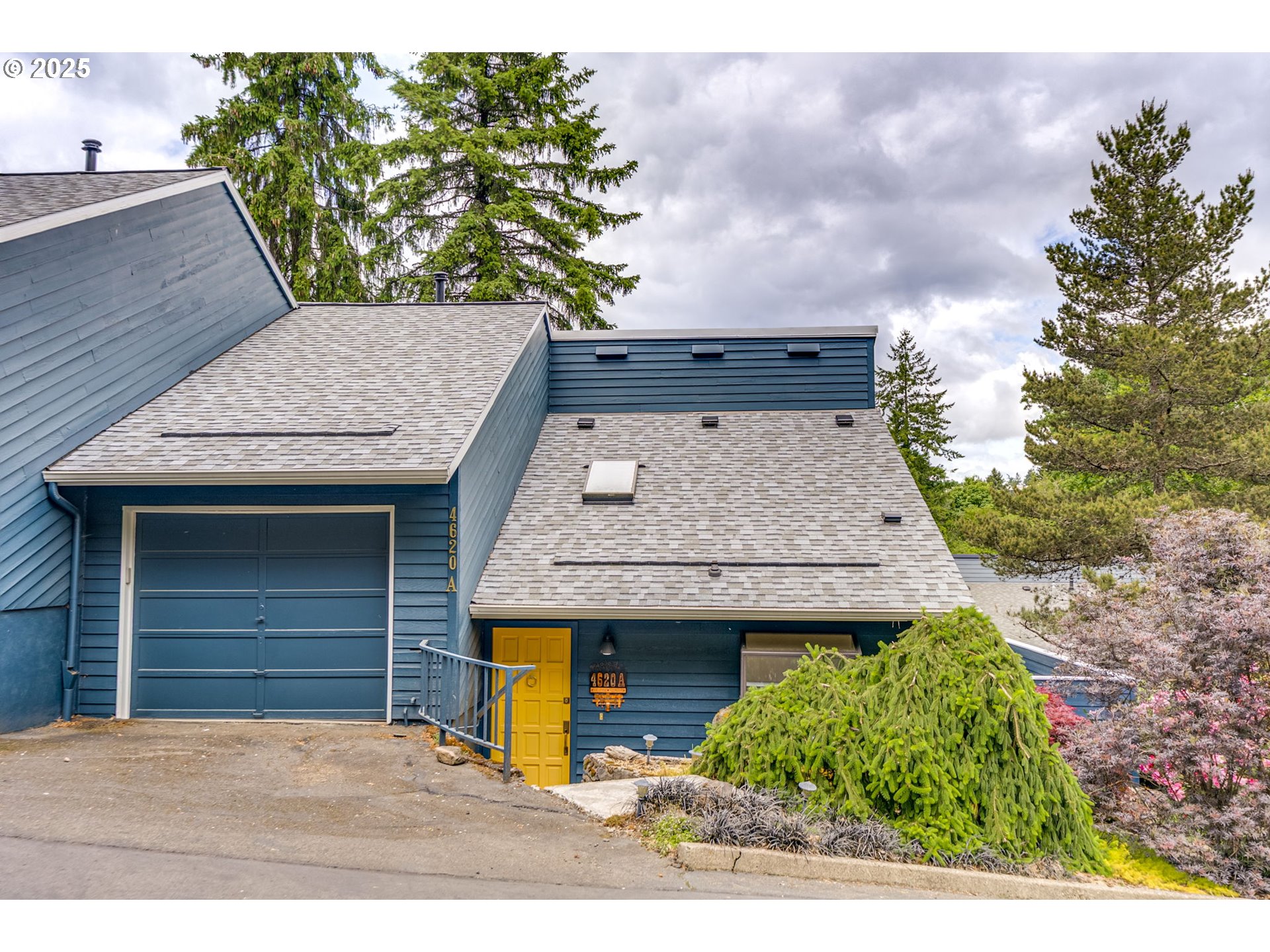4620 SW CALDEW ST Unit A, Portland OR 97219