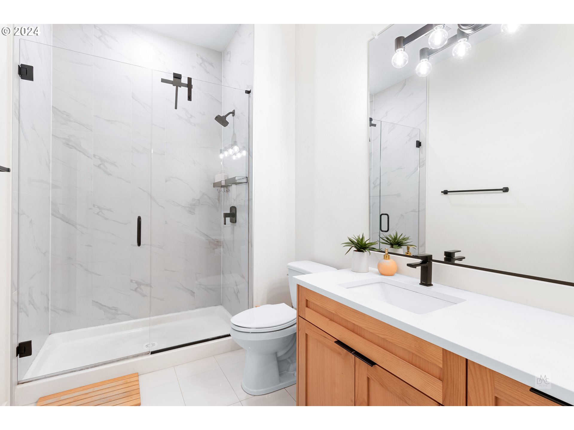 Photo #3: 24008970 Listing 