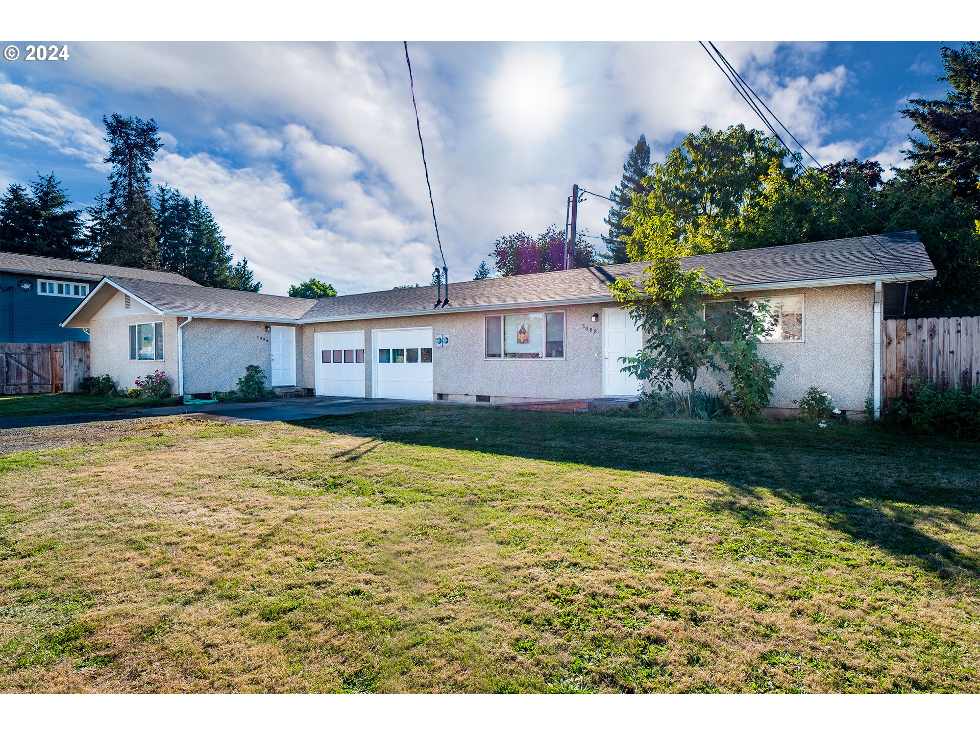 Photo of 3086/3088 MEMORY LN Eugene OR 97404