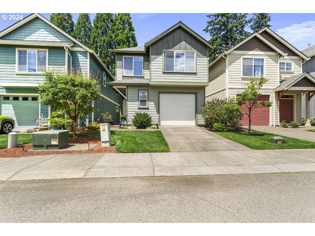 Photo of 17475 RESERVE LOOP Milwaukie OR 97267