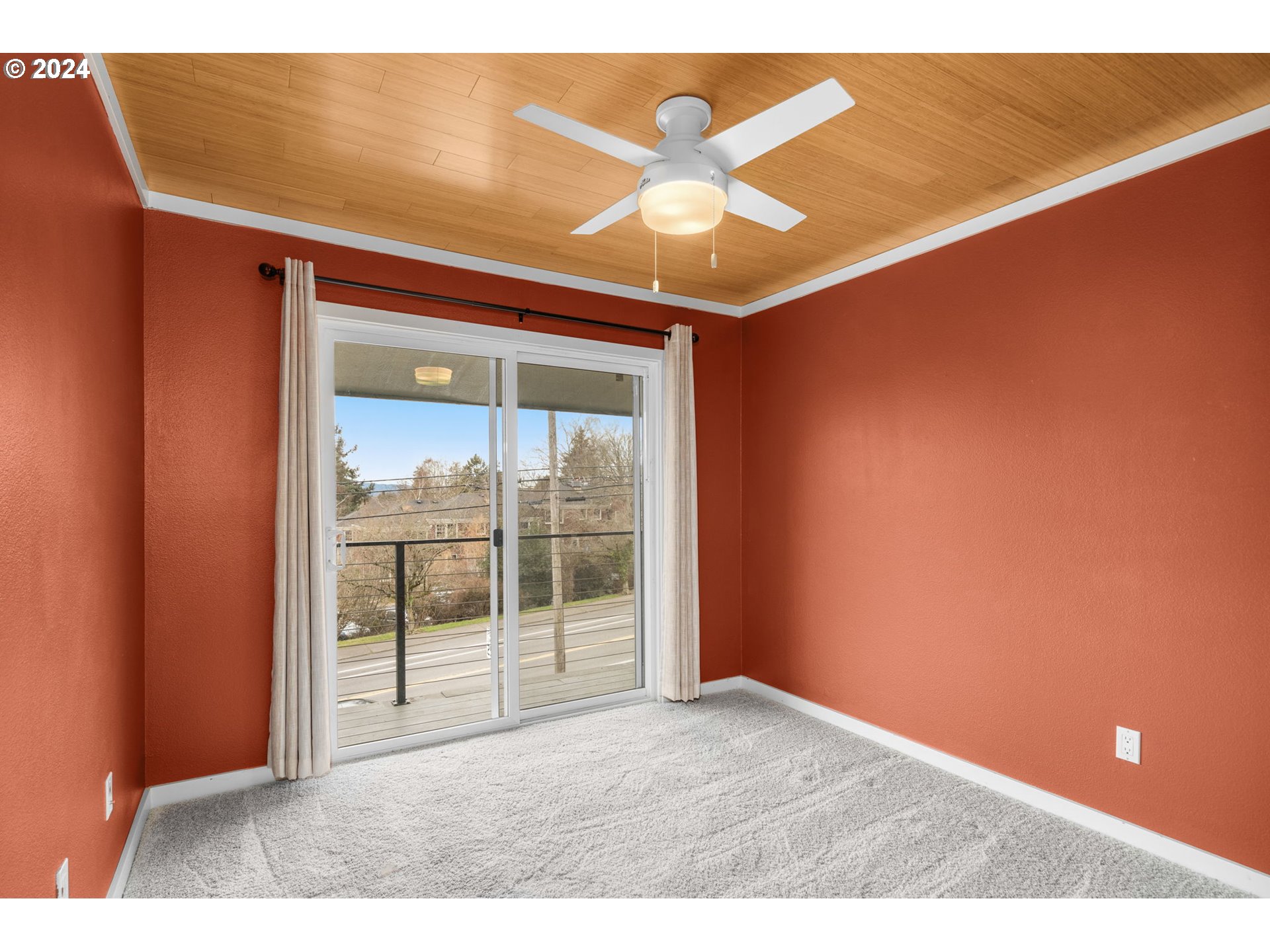 Photo #5: 24016507 Listing 