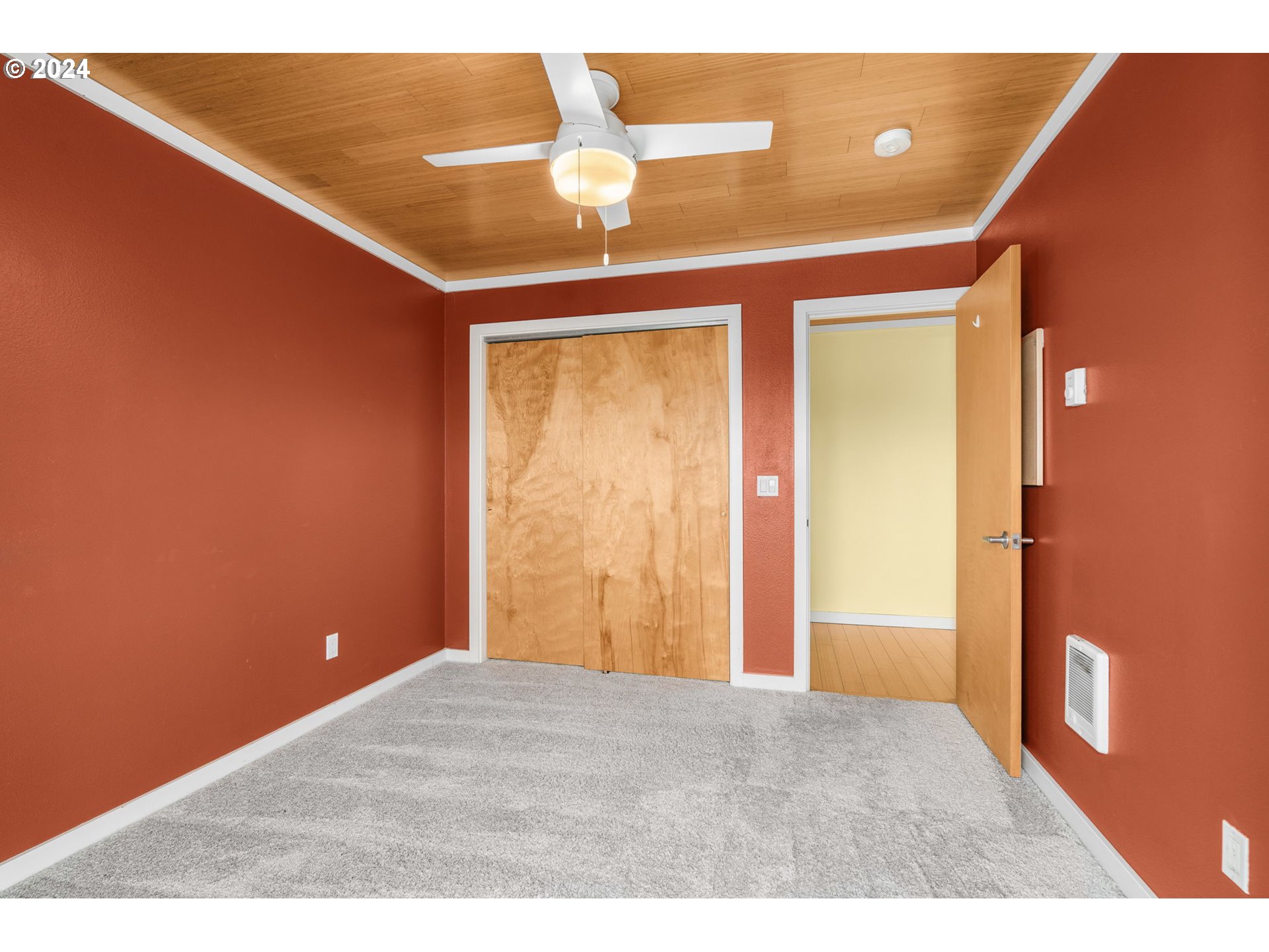 Photo #6: 24016507 Listing 