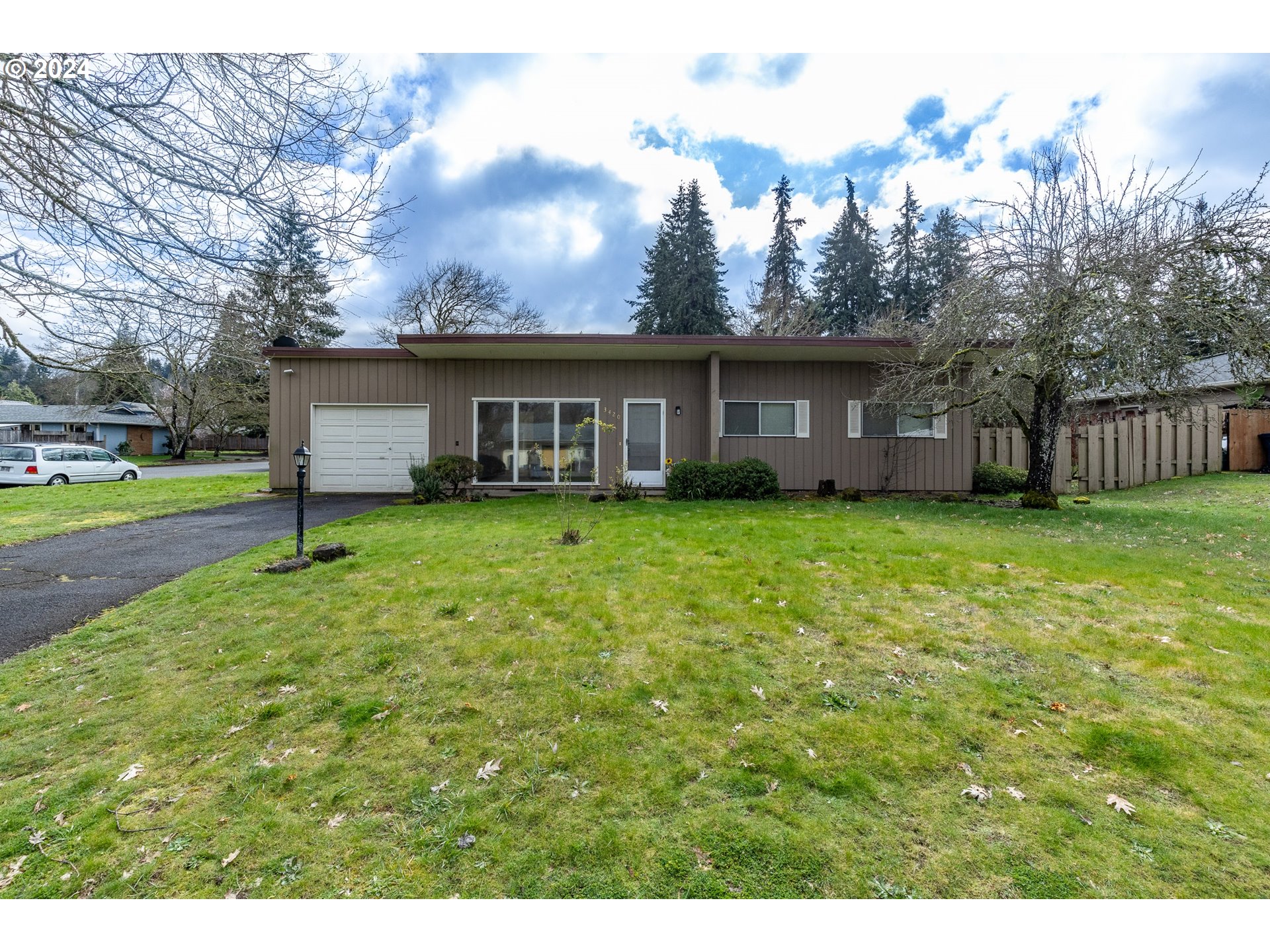 3420 W 16TH AVE, Eugene, OR 