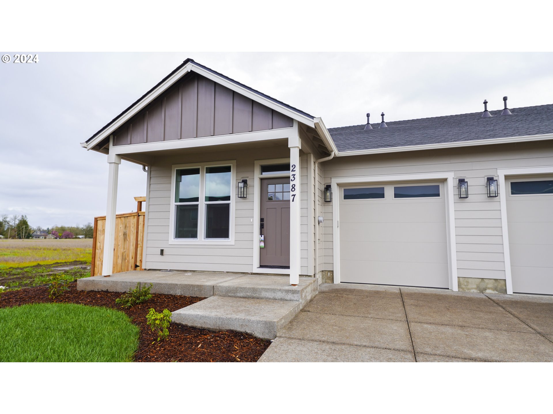 2387 W 10th AVE, Junction City, OR 