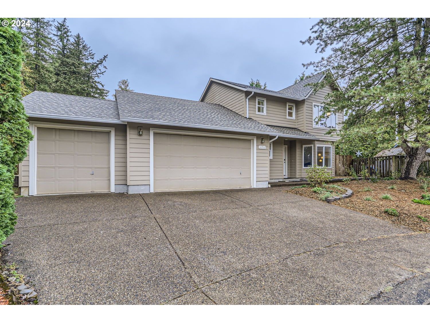 Photo of 16733 POWELL VIEW CT Portland OR 97236