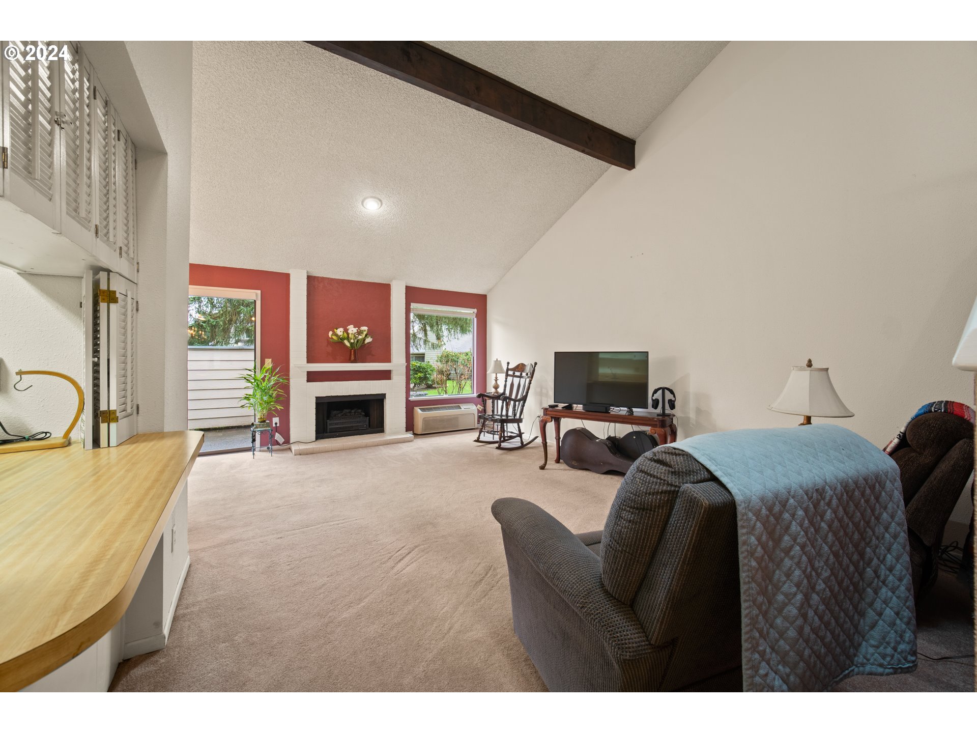 Photo #5: 24028086 Listing 