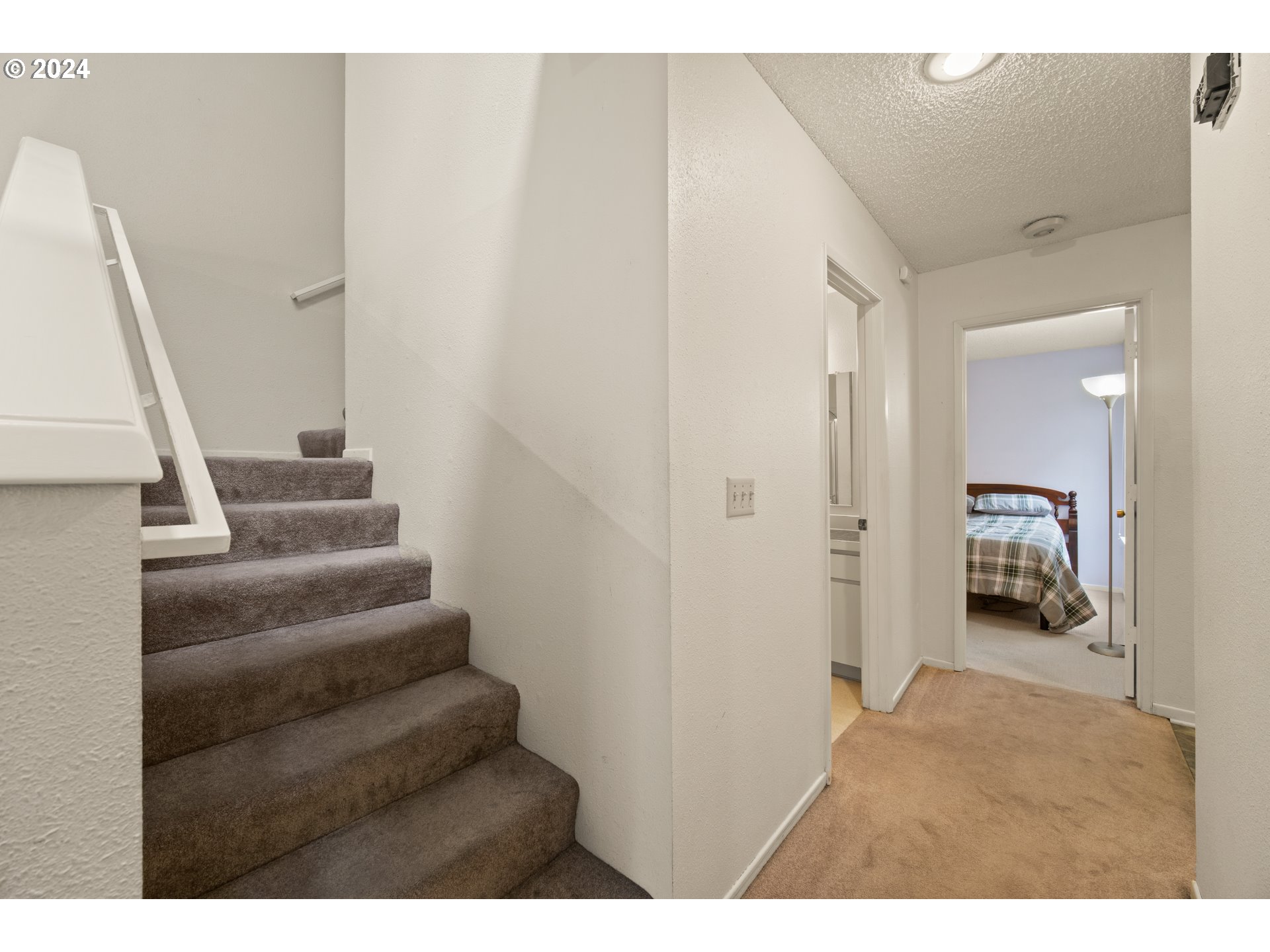 Photo #6: 24028086 Listing 
