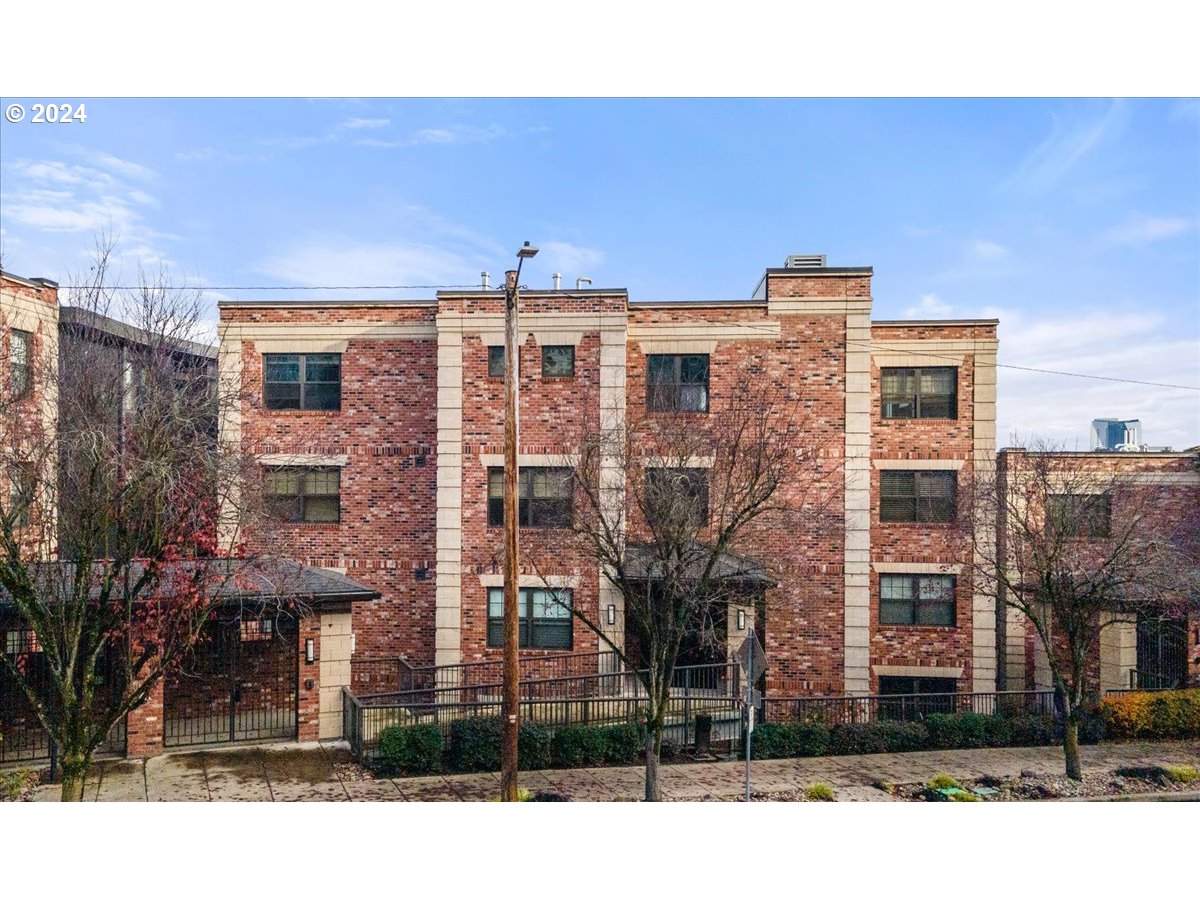 Photo #3: 24028396 Listing 