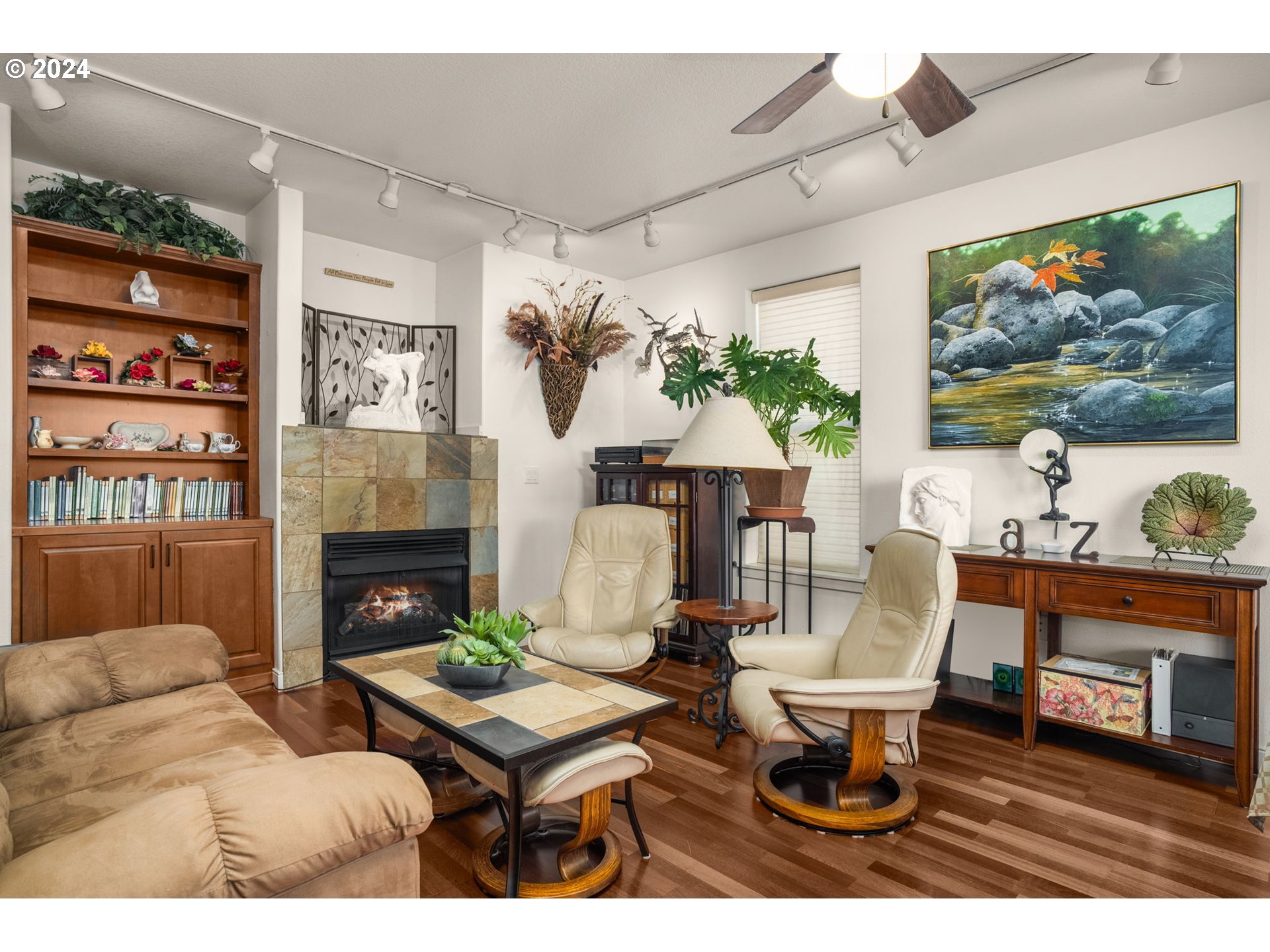 Photo #5: 24028767 Listing 