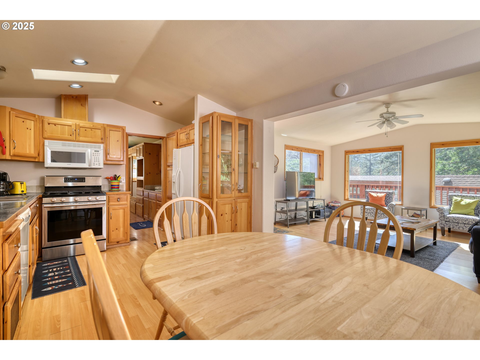 19921 WHALESHEAD RD UNIT B8, Brookings, OR, 97415