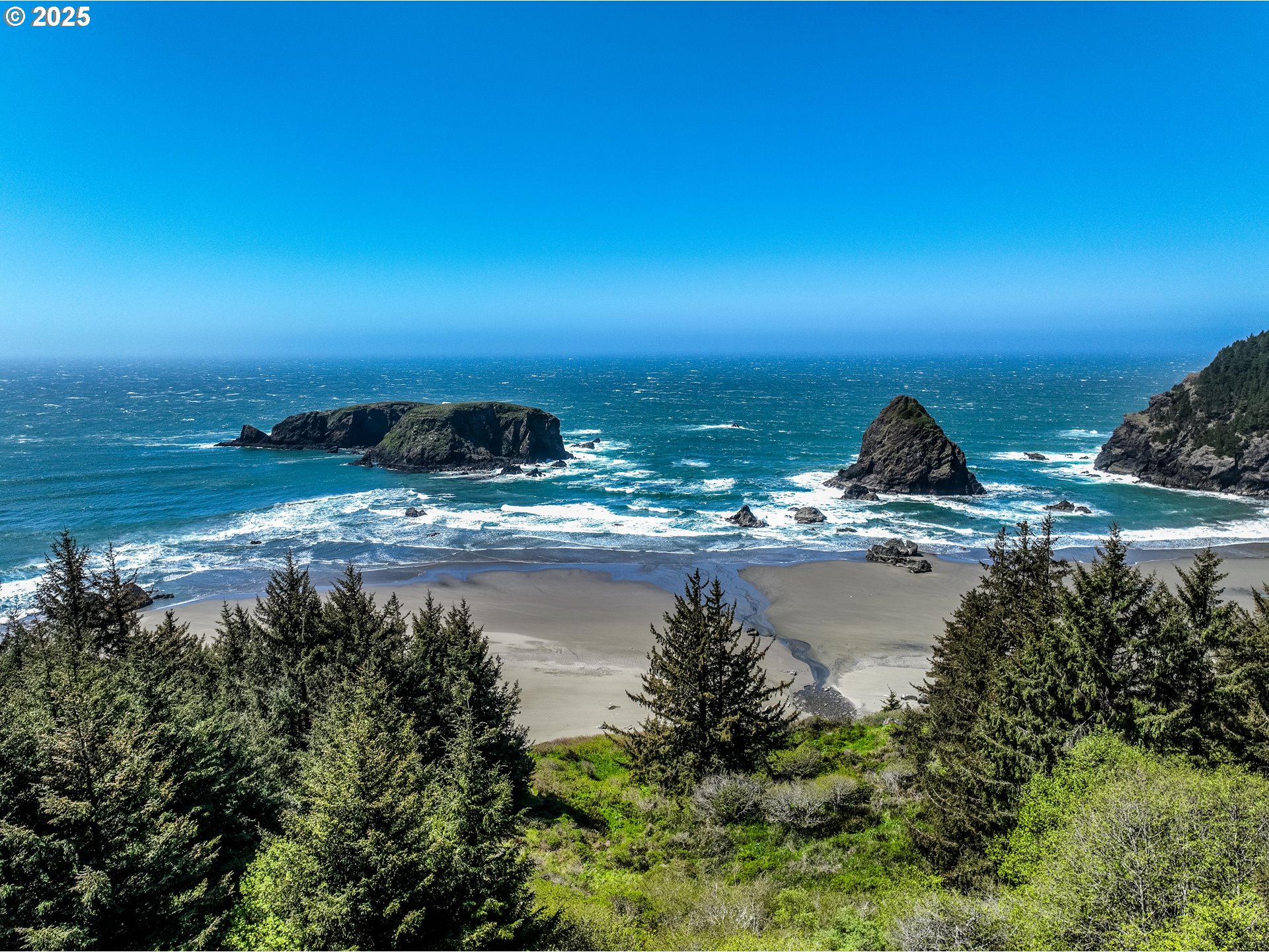 19921 WHALESHEAD RD UNIT B8, Brookings, OR, 97415